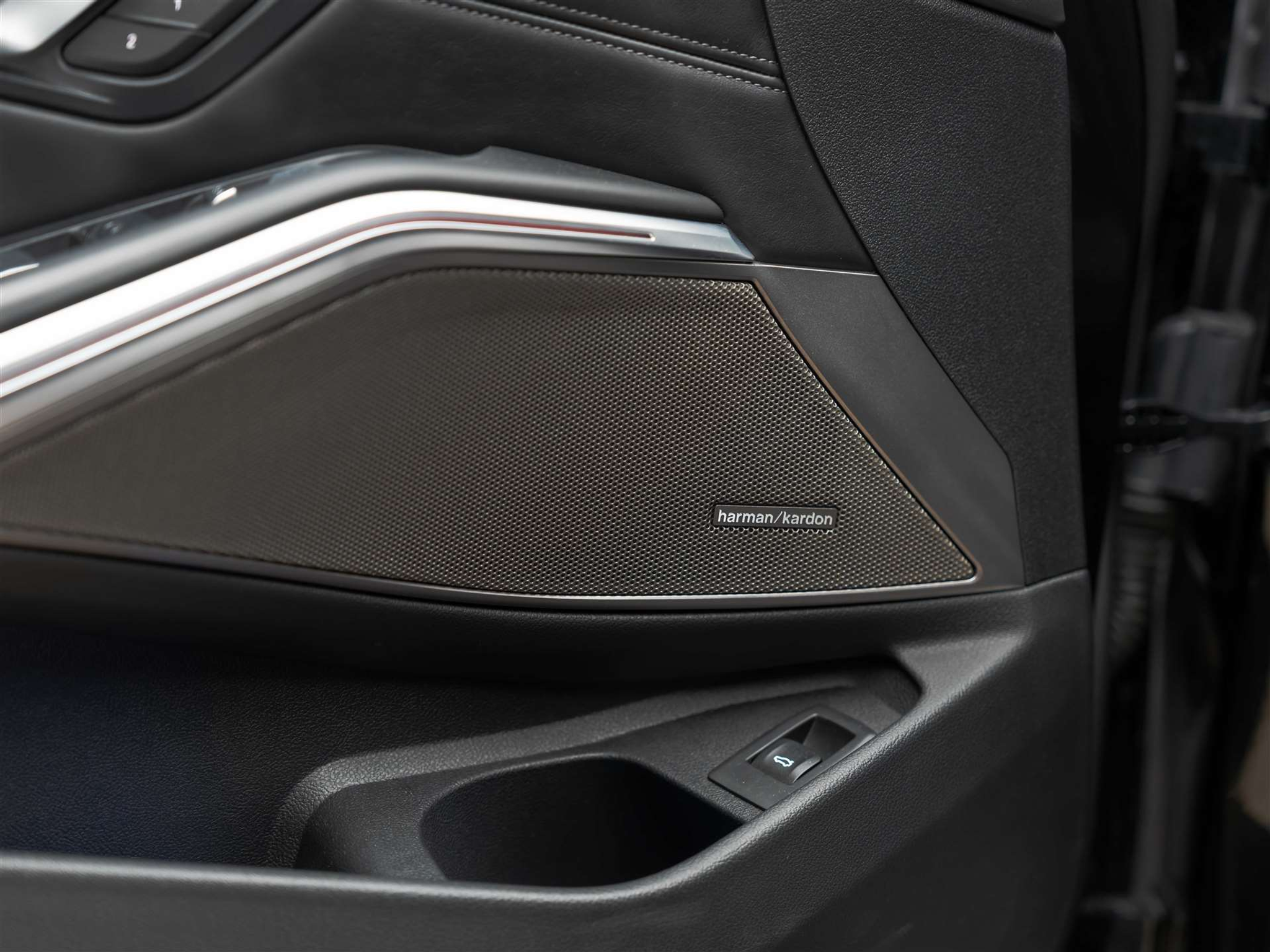 listing desktop thumbnail image 22