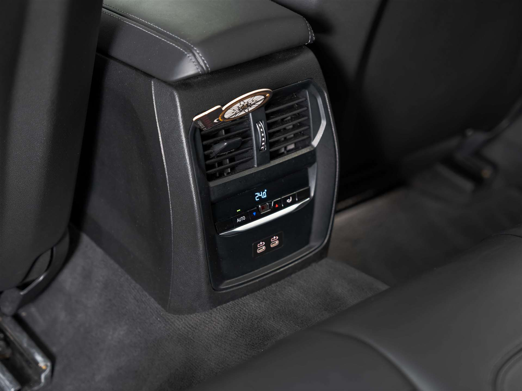 listing desktop thumbnail image 26