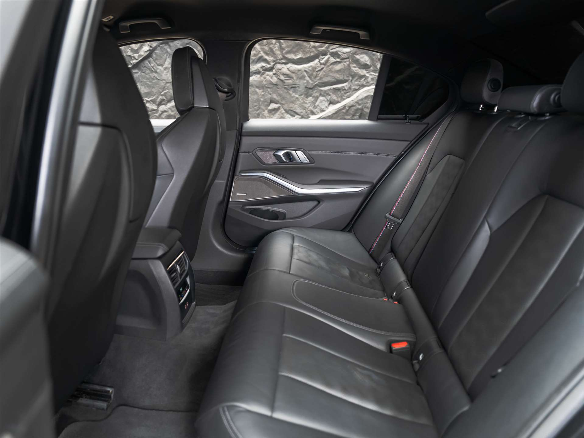 listing desktop thumbnail image 12