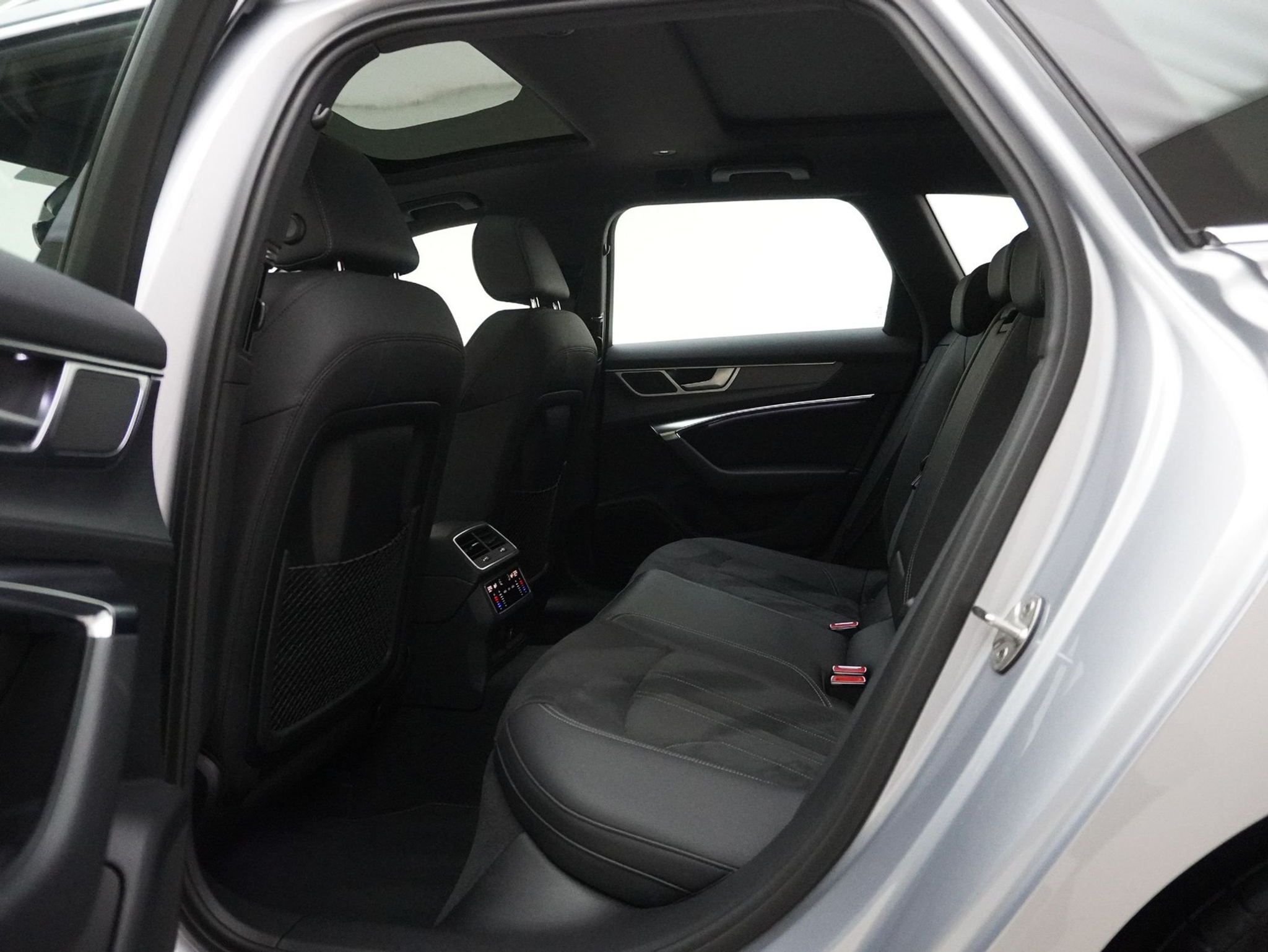 listing desktop thumbnail image 11