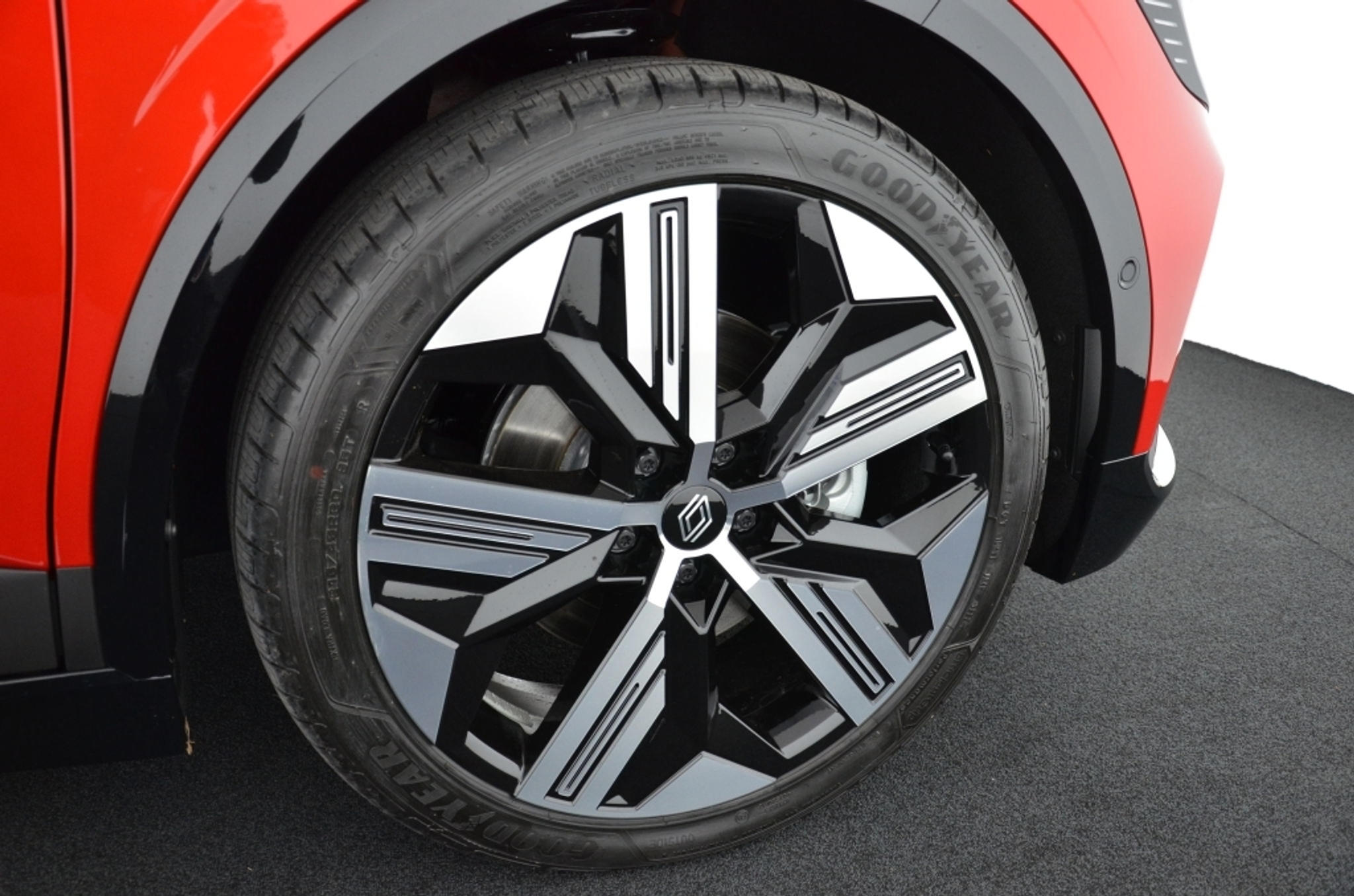 listing desktop thumbnail image 9