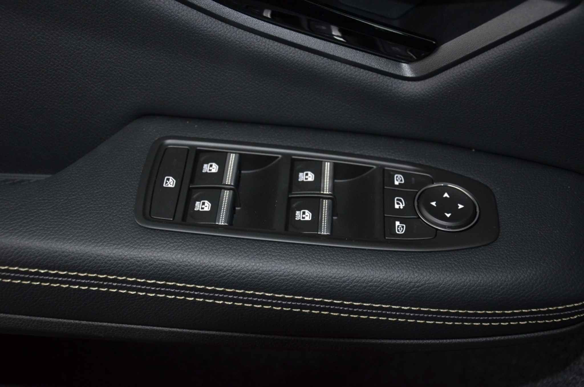 listing desktop thumbnail image 23