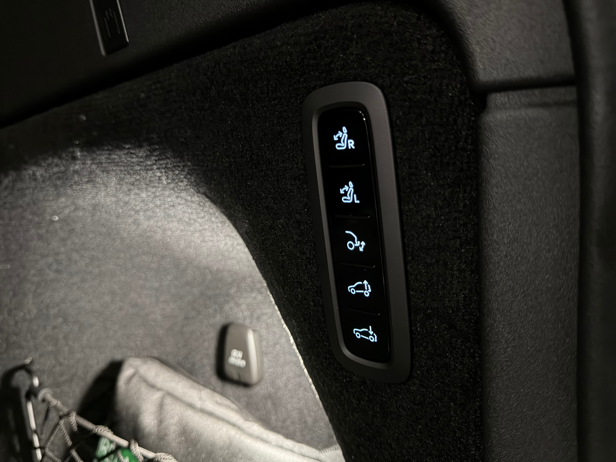 listing desktop thumbnail image 19