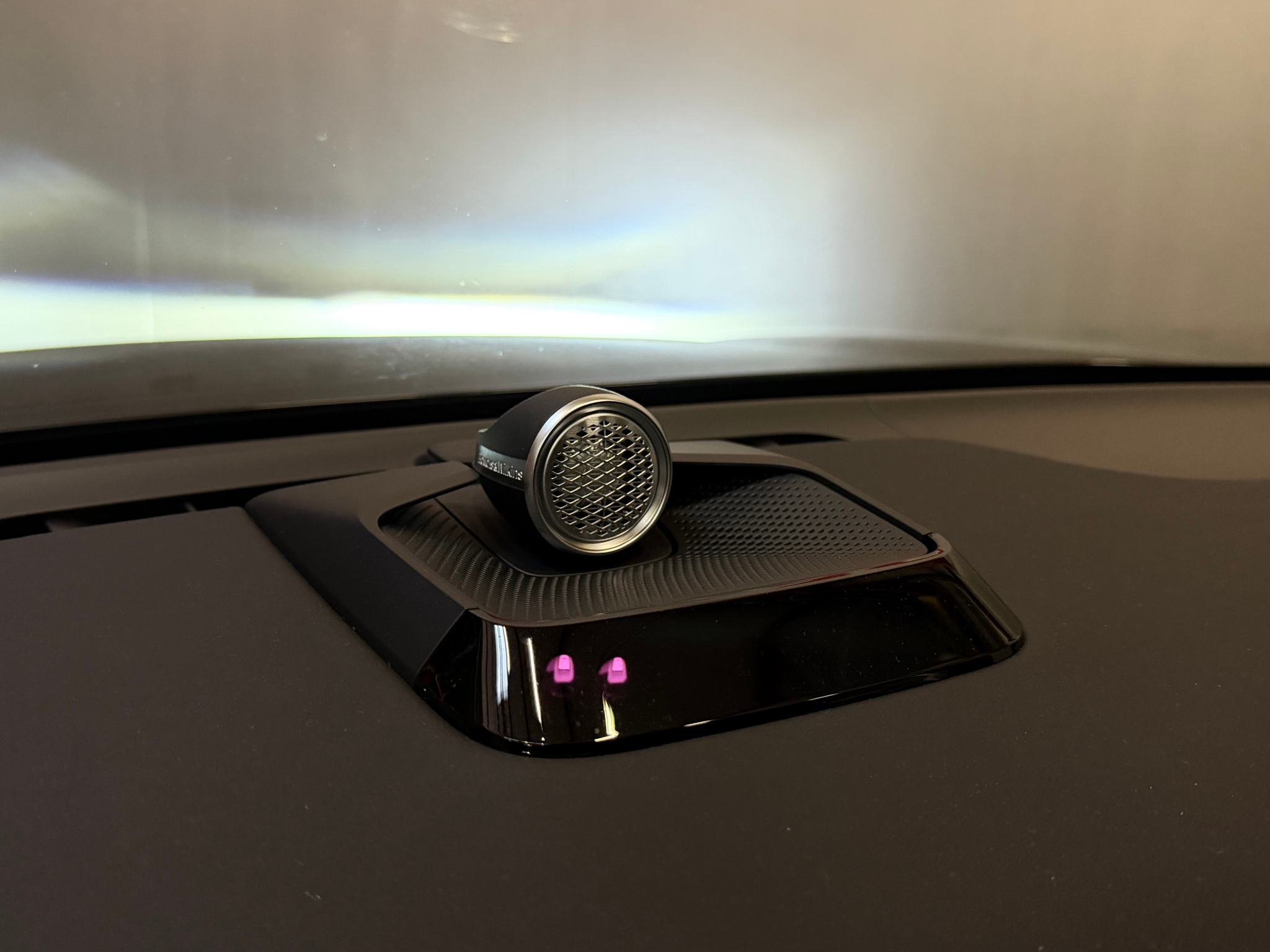 listing desktop thumbnail image 22