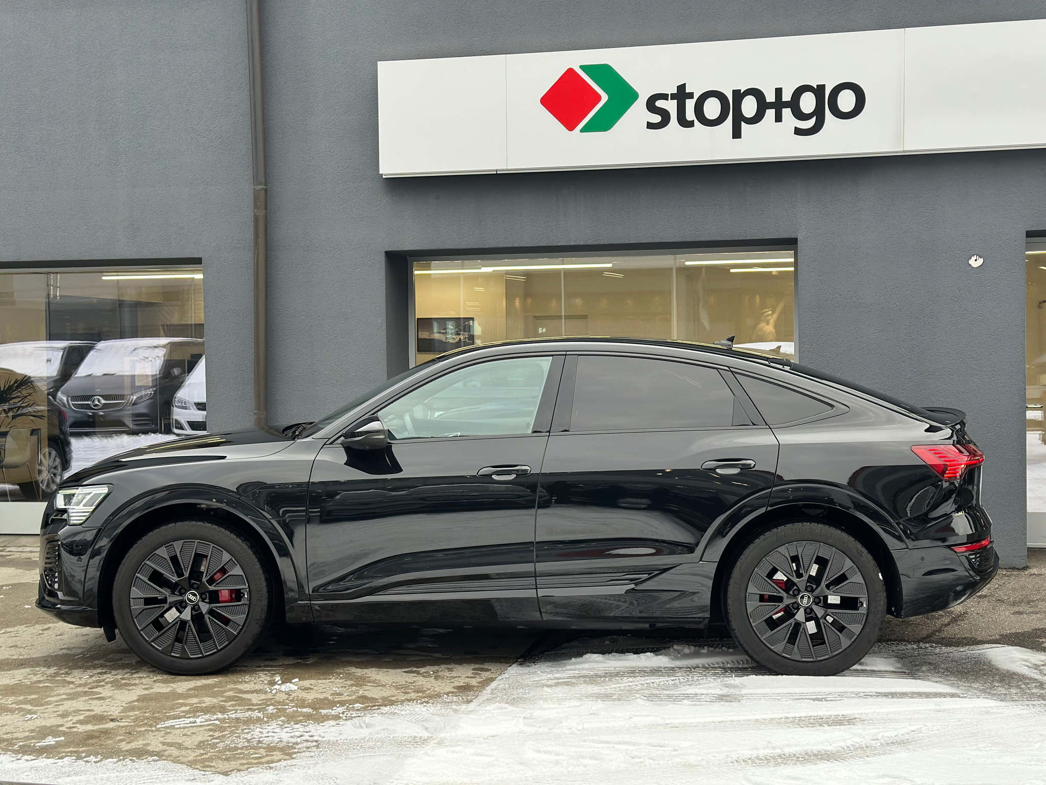 listing desktop thumbnail image 2