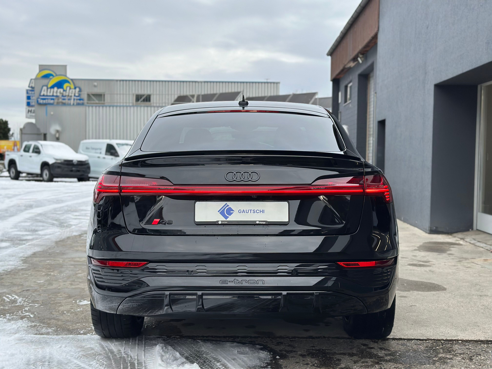 listing desktop thumbnail image 4