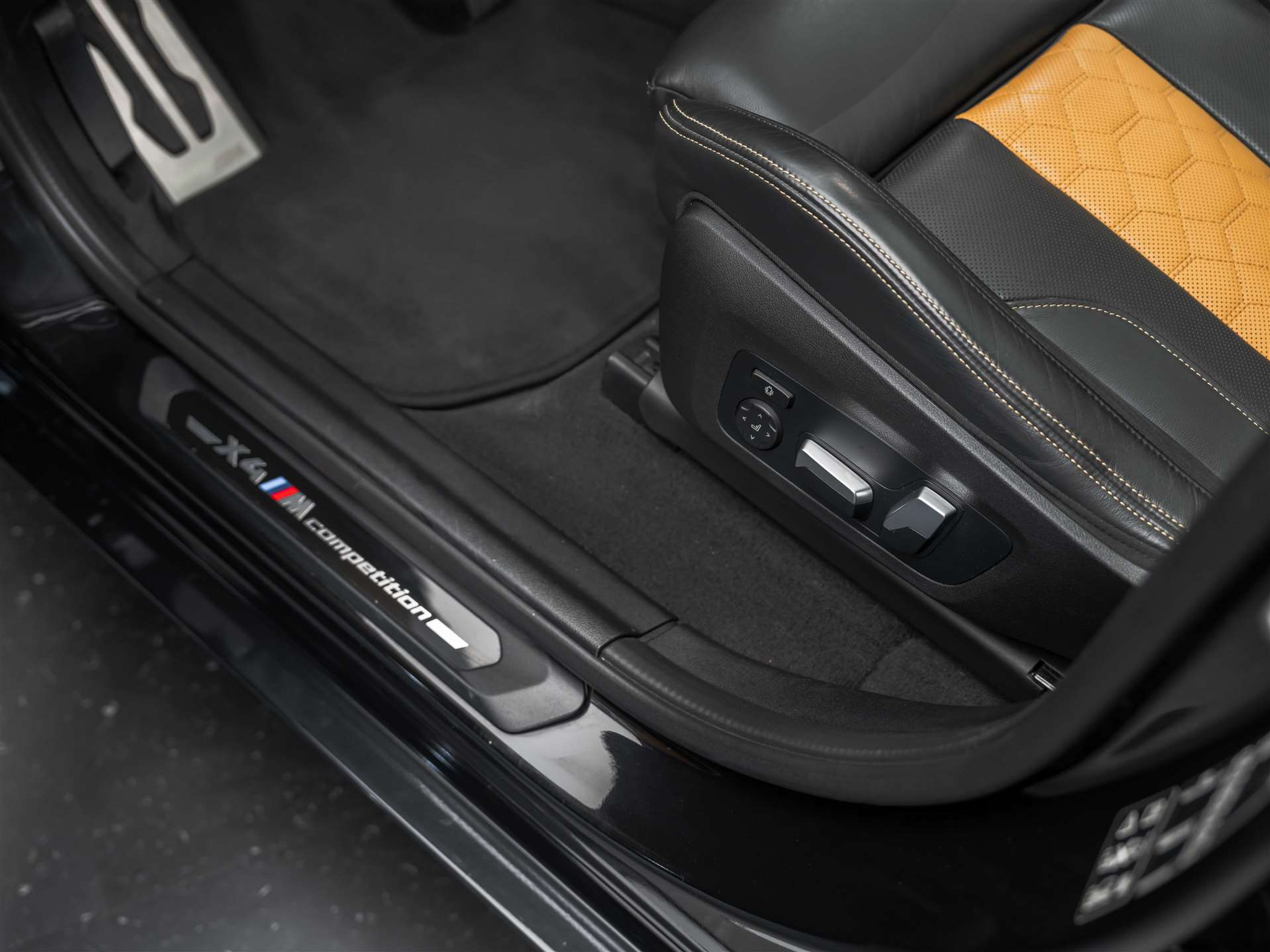 listing desktop thumbnail image 11