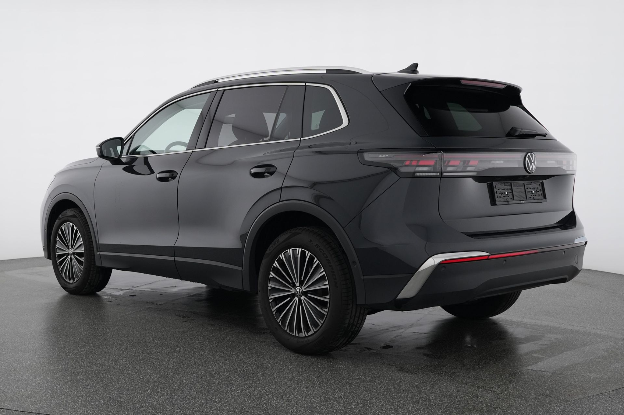 listing desktop thumbnail image 3