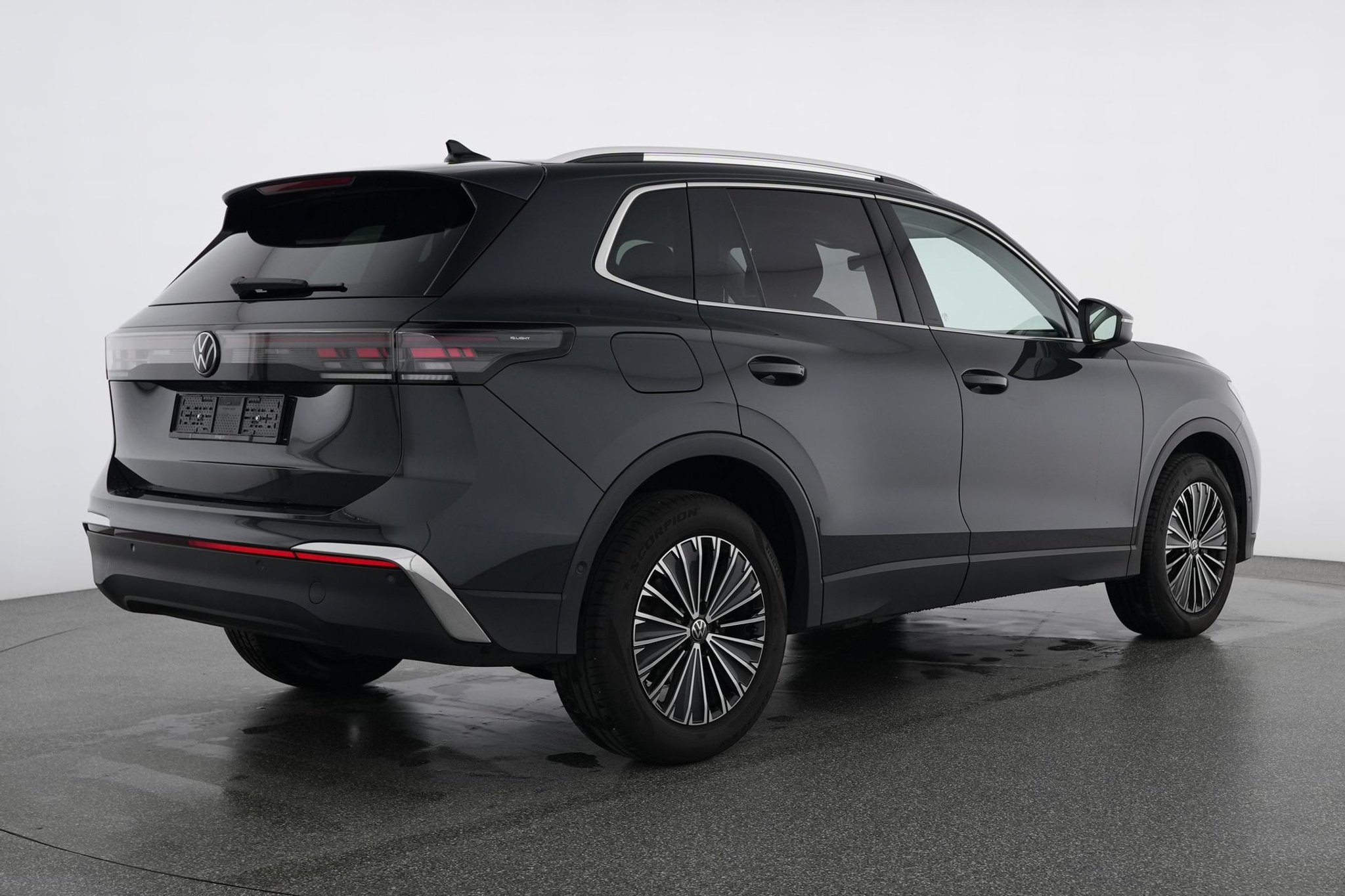 listing desktop thumbnail image 4