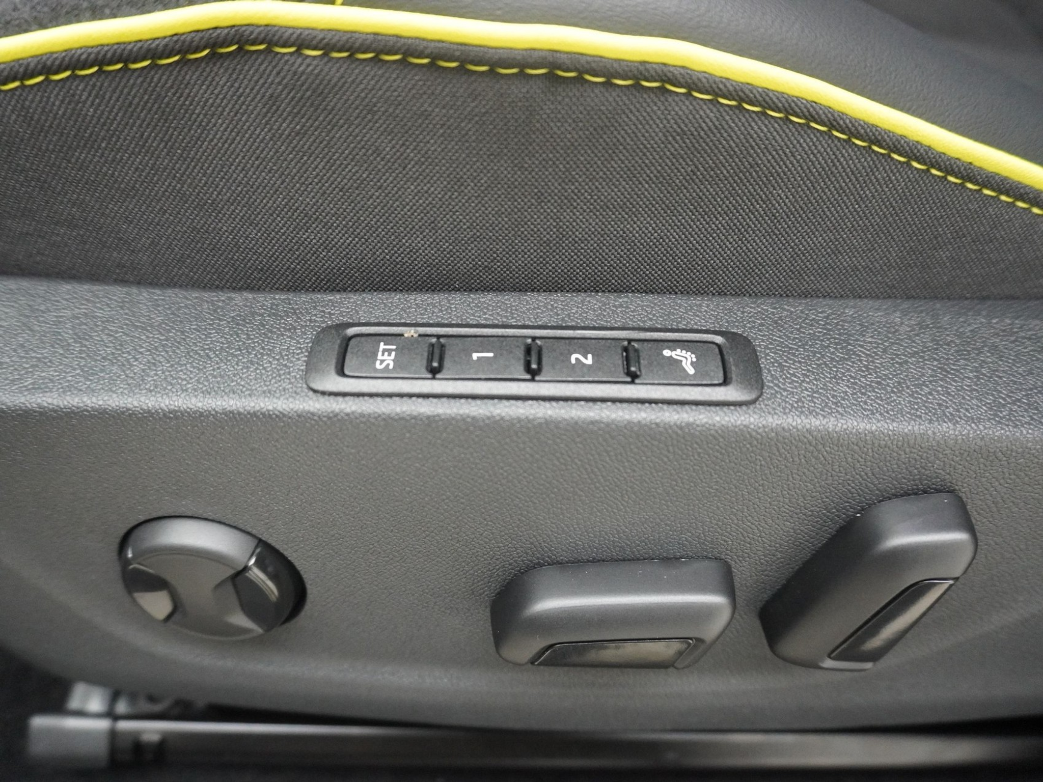 listing desktop thumbnail image 16