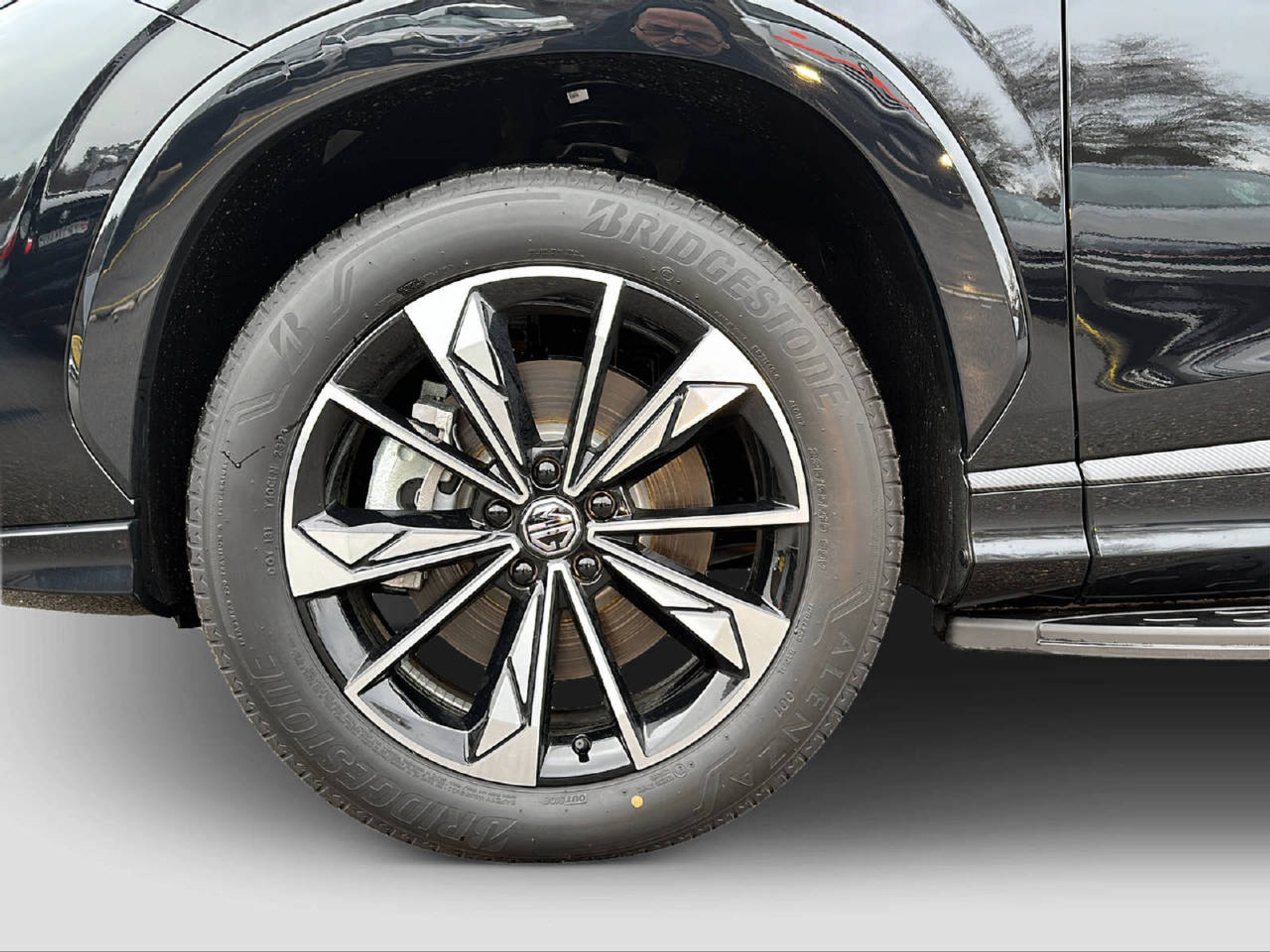 listing desktop thumbnail image 8