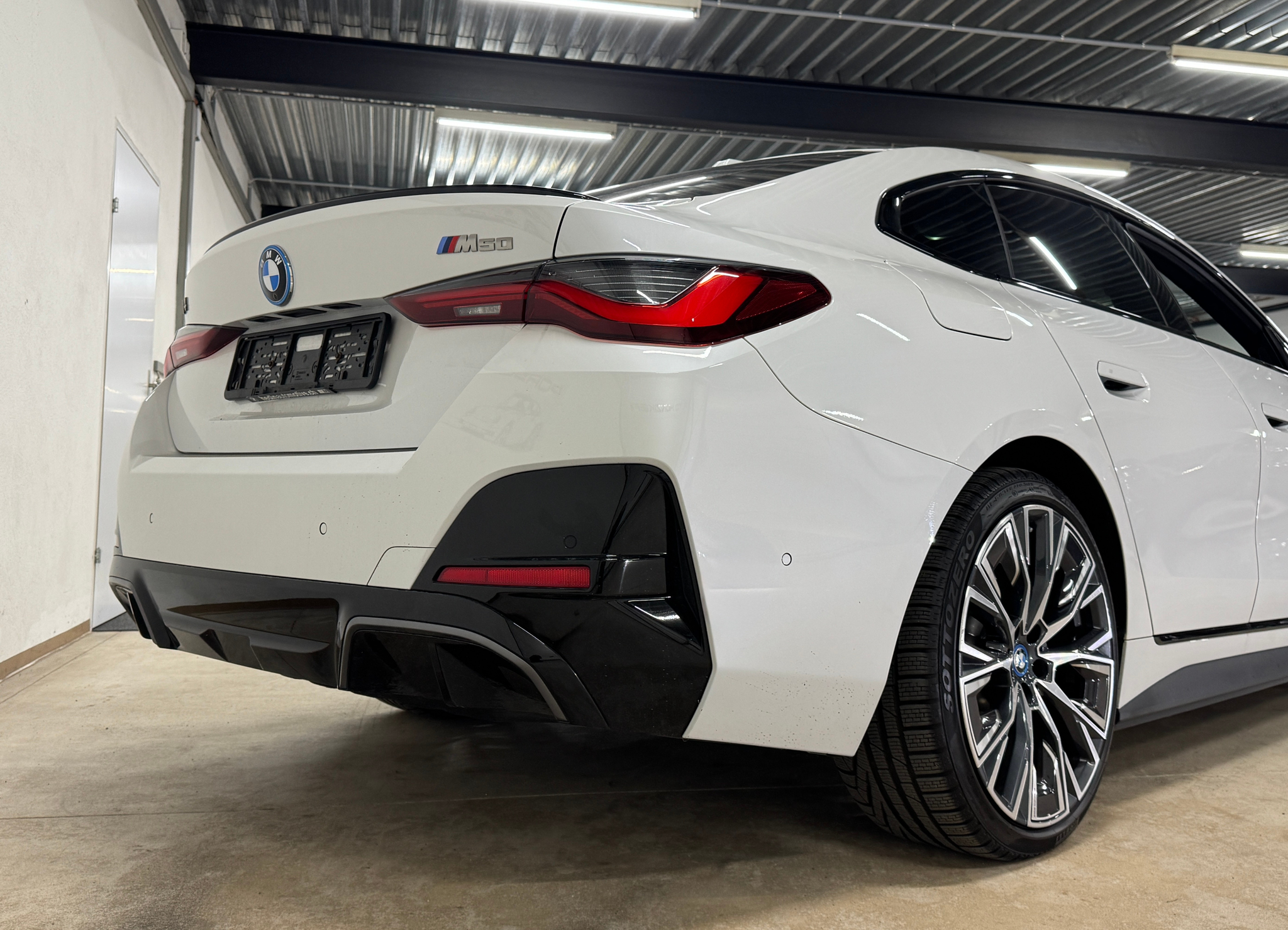 listing desktop thumbnail image 5