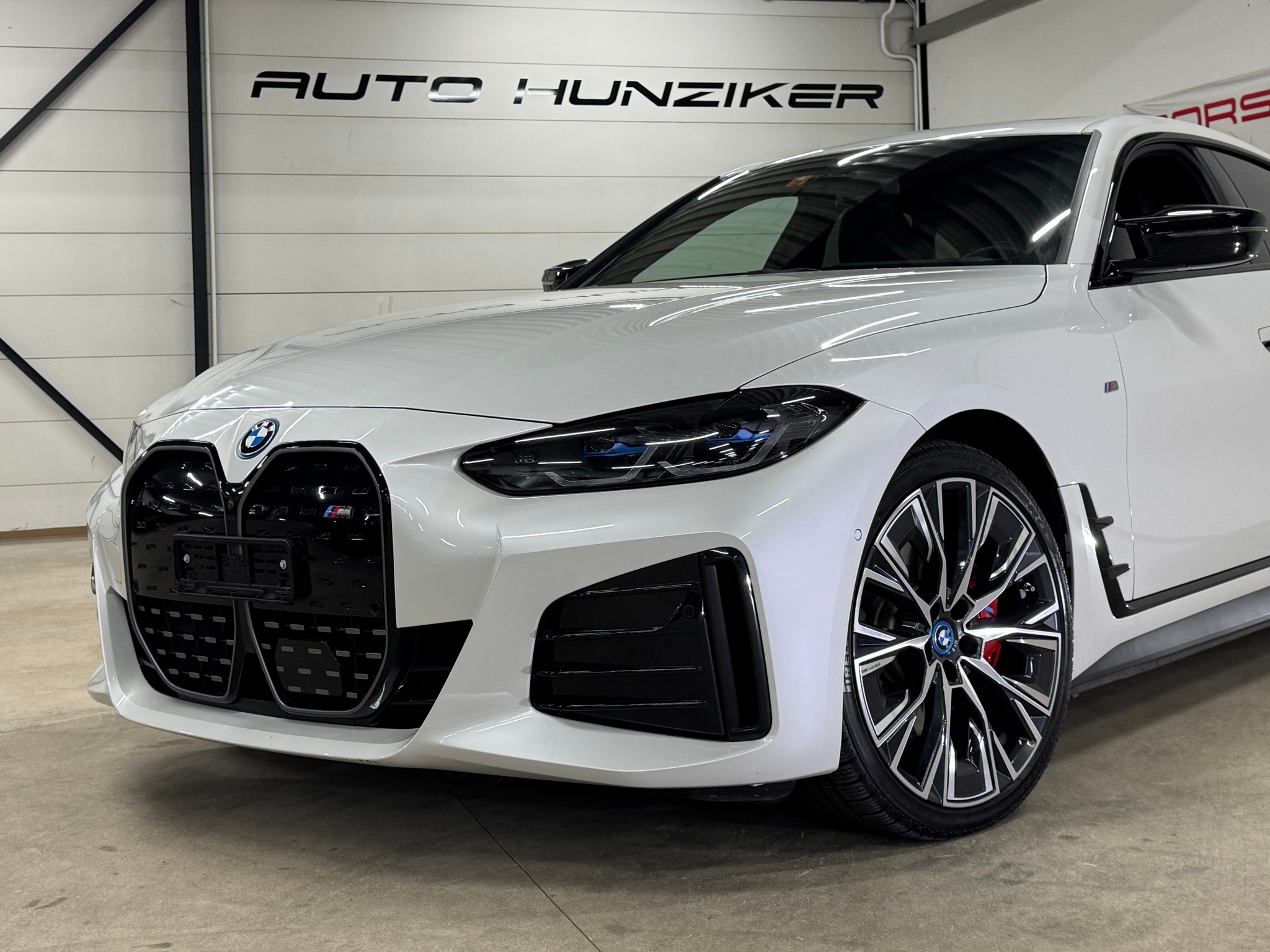 listing desktop thumbnail image 1