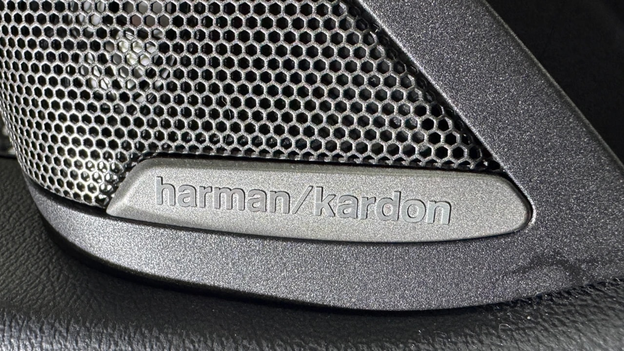 listing desktop thumbnail image 13