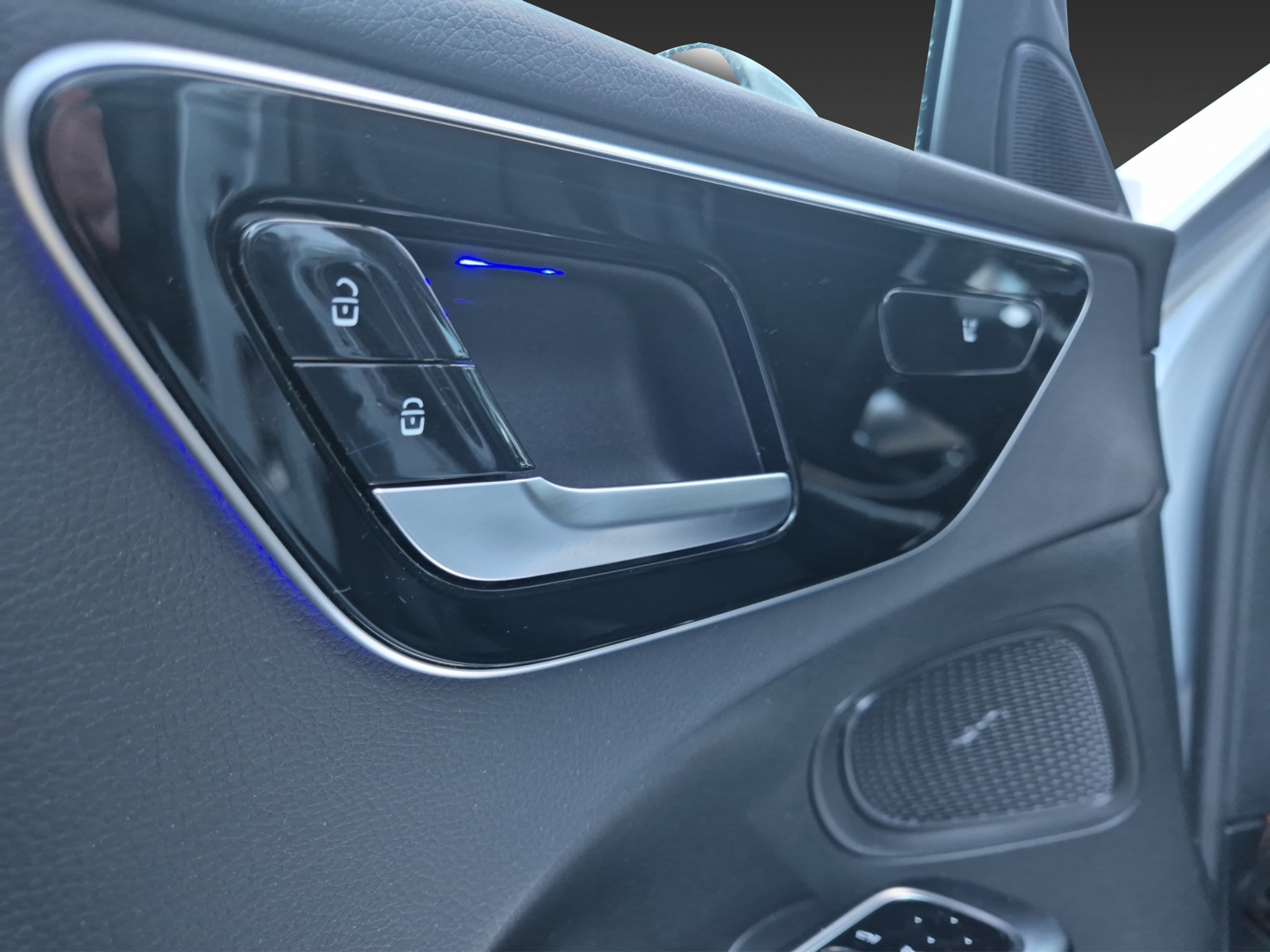 listing desktop thumbnail image 11