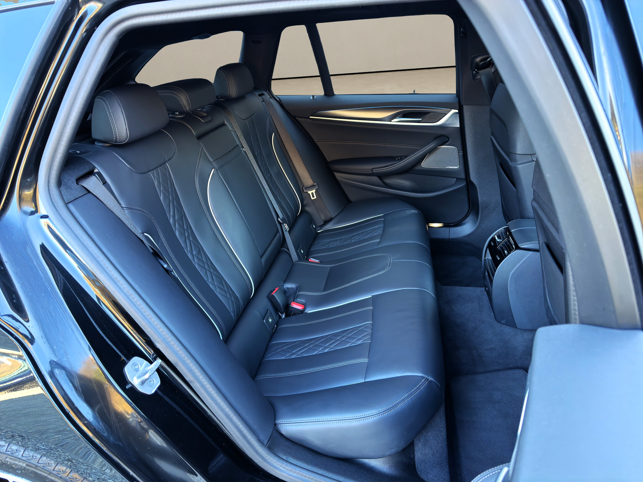 listing desktop thumbnail image 13