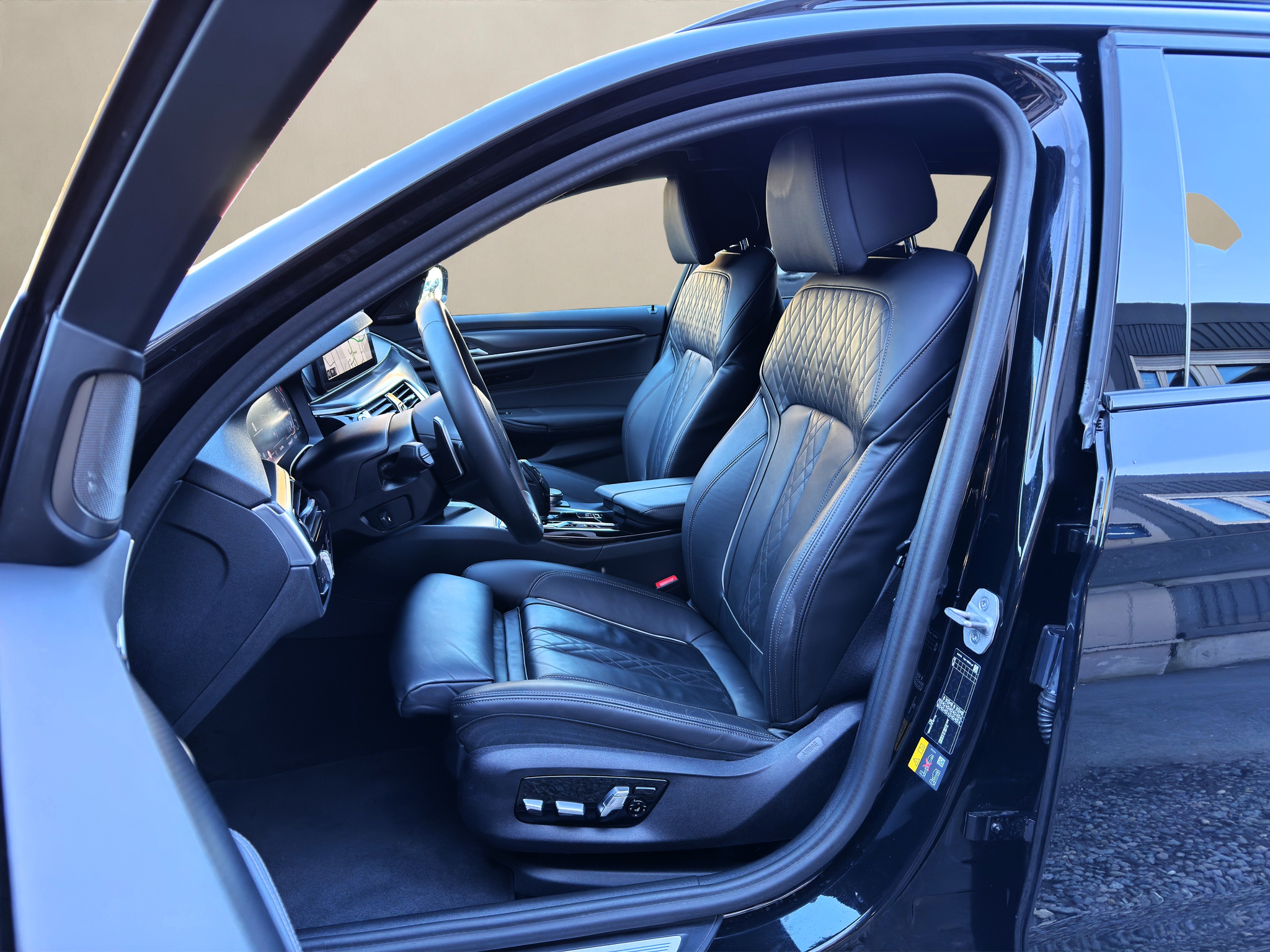 listing desktop thumbnail image 8