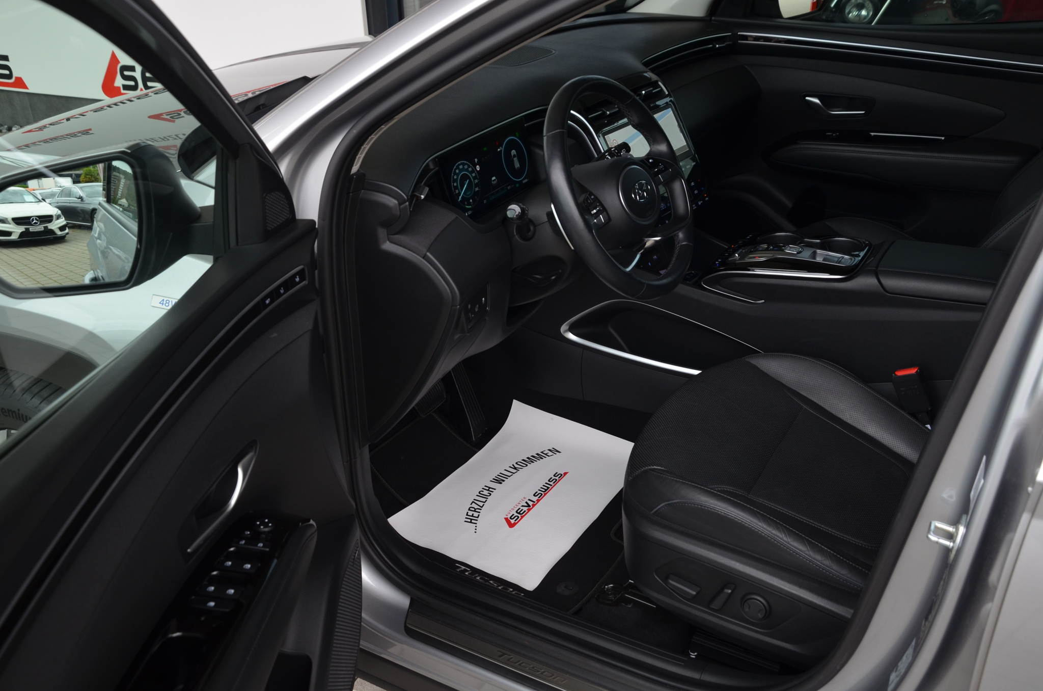 listing desktop thumbnail image 9