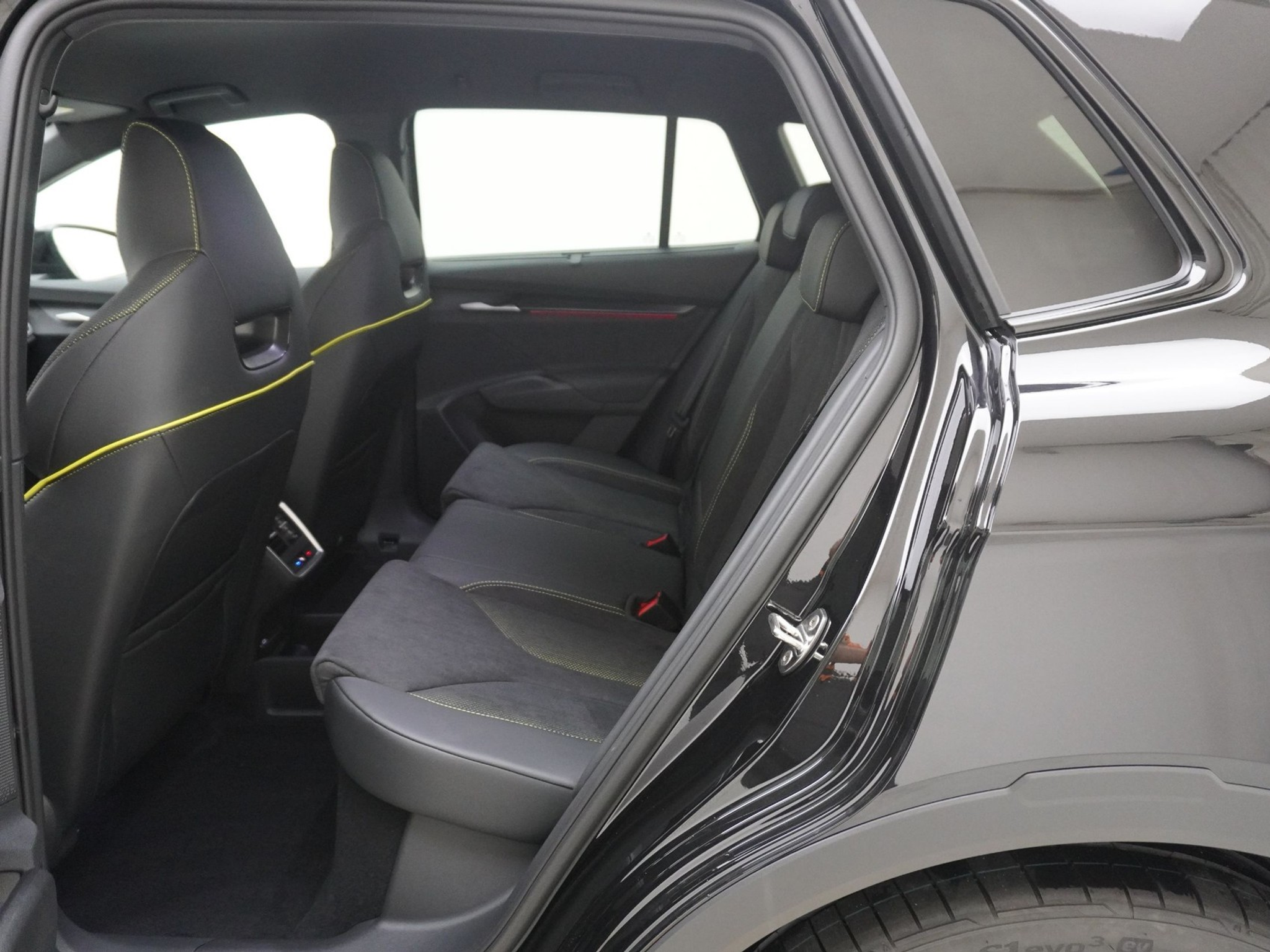 listing desktop thumbnail image 15