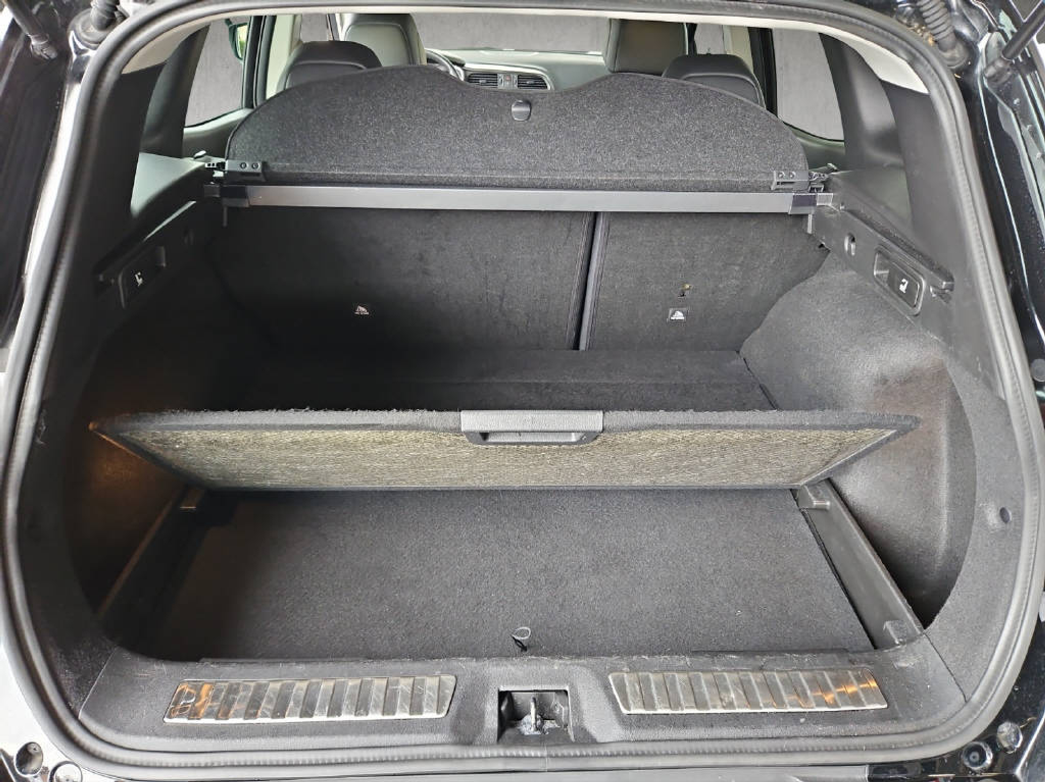 listing desktop thumbnail image 8