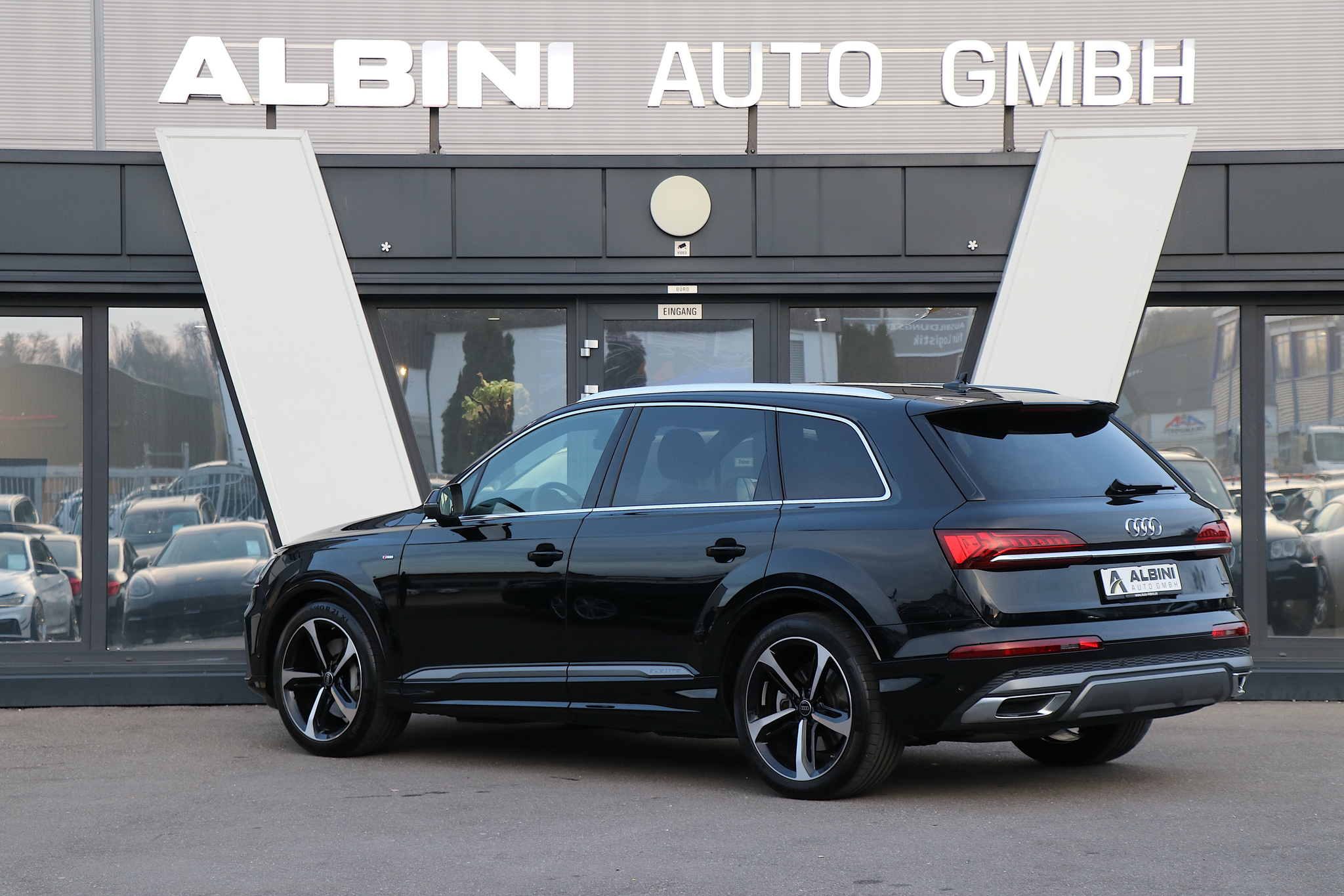 listing desktop thumbnail image 3