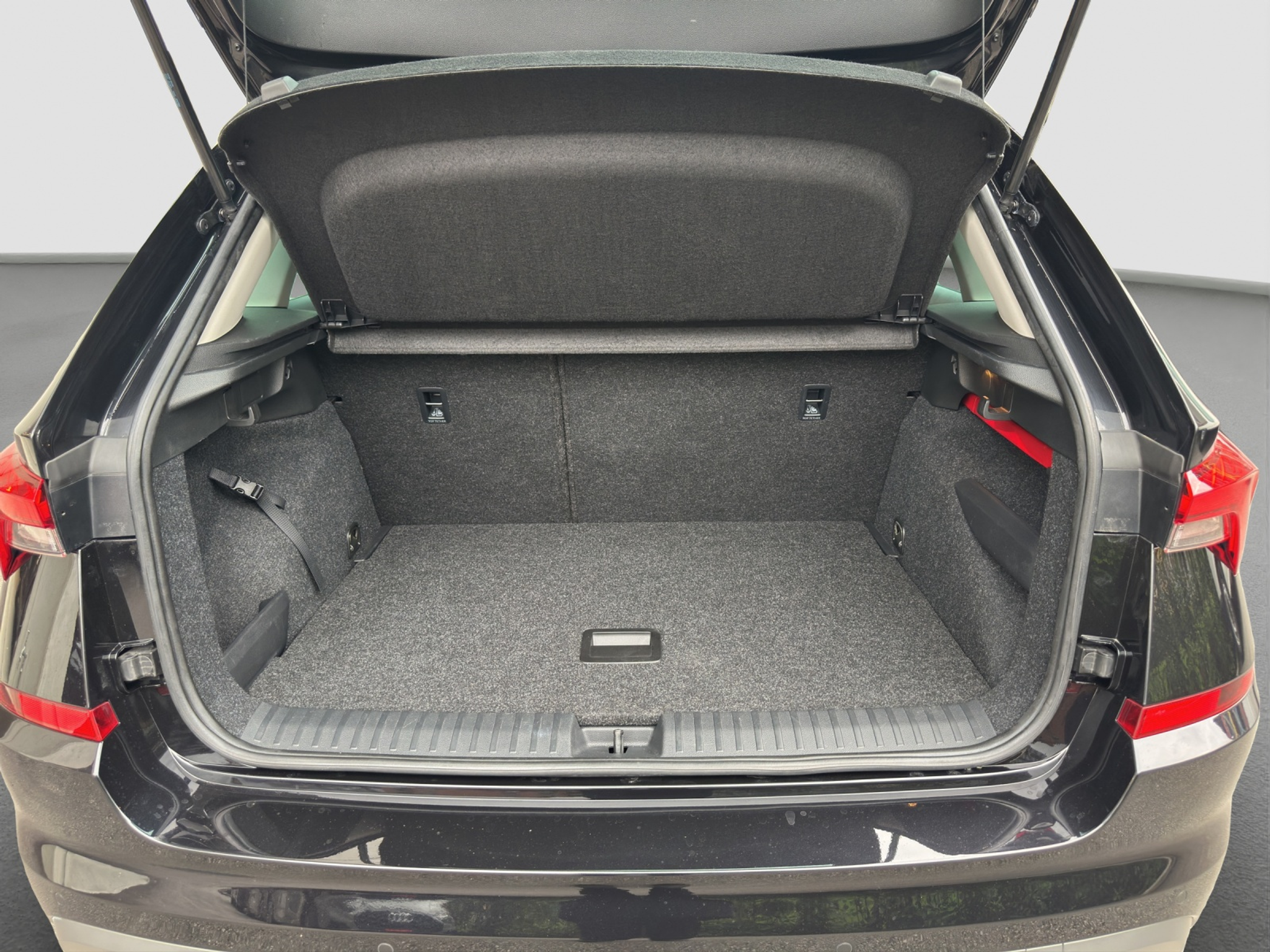 listing desktop thumbnail image 9