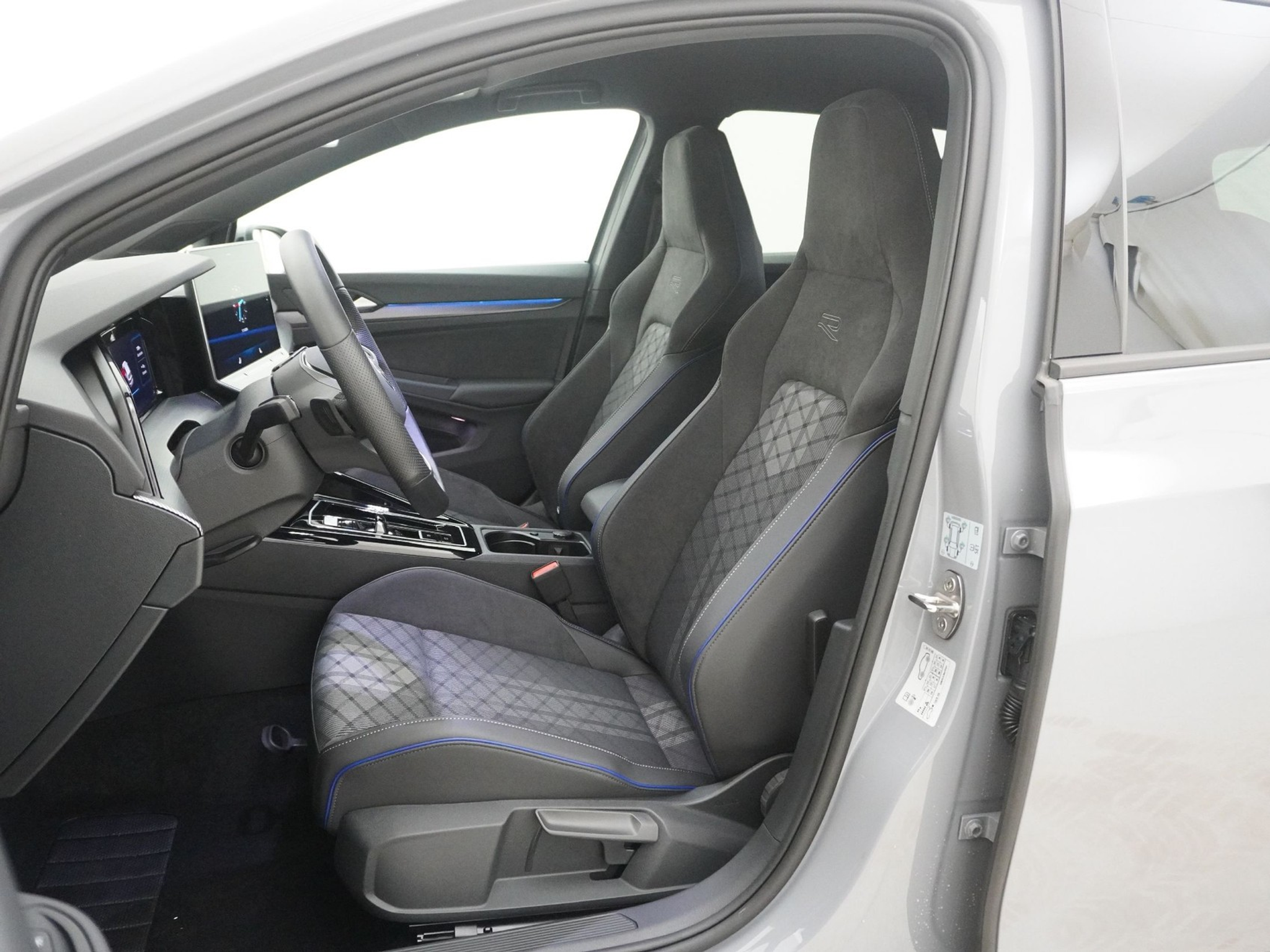 listing desktop thumbnail image 6