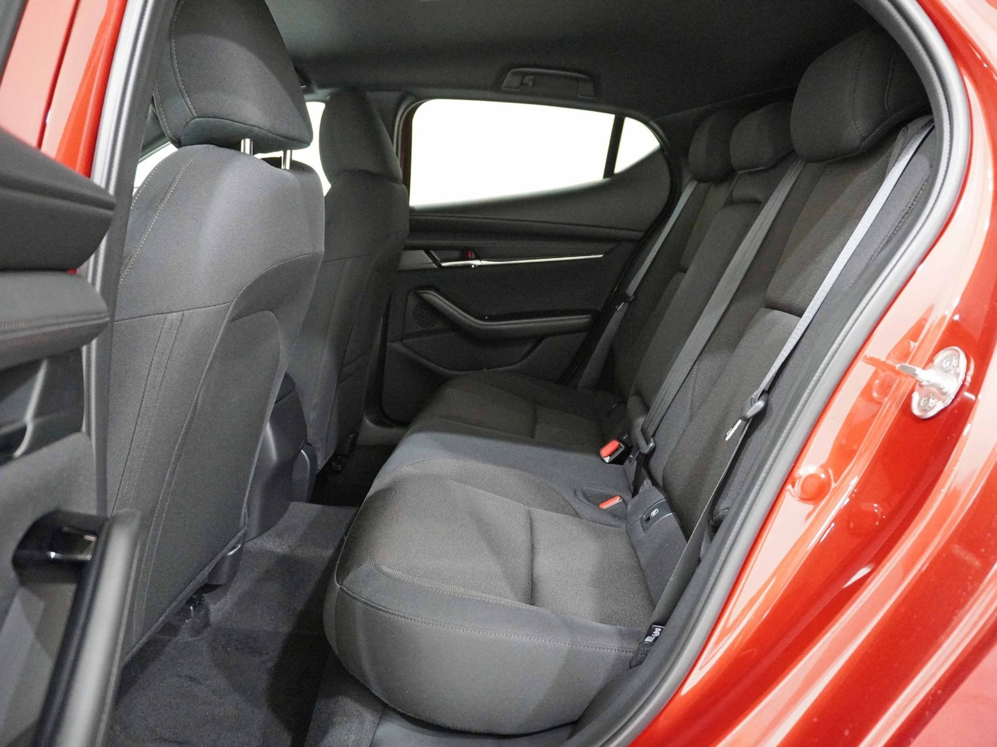 listing desktop thumbnail image 16