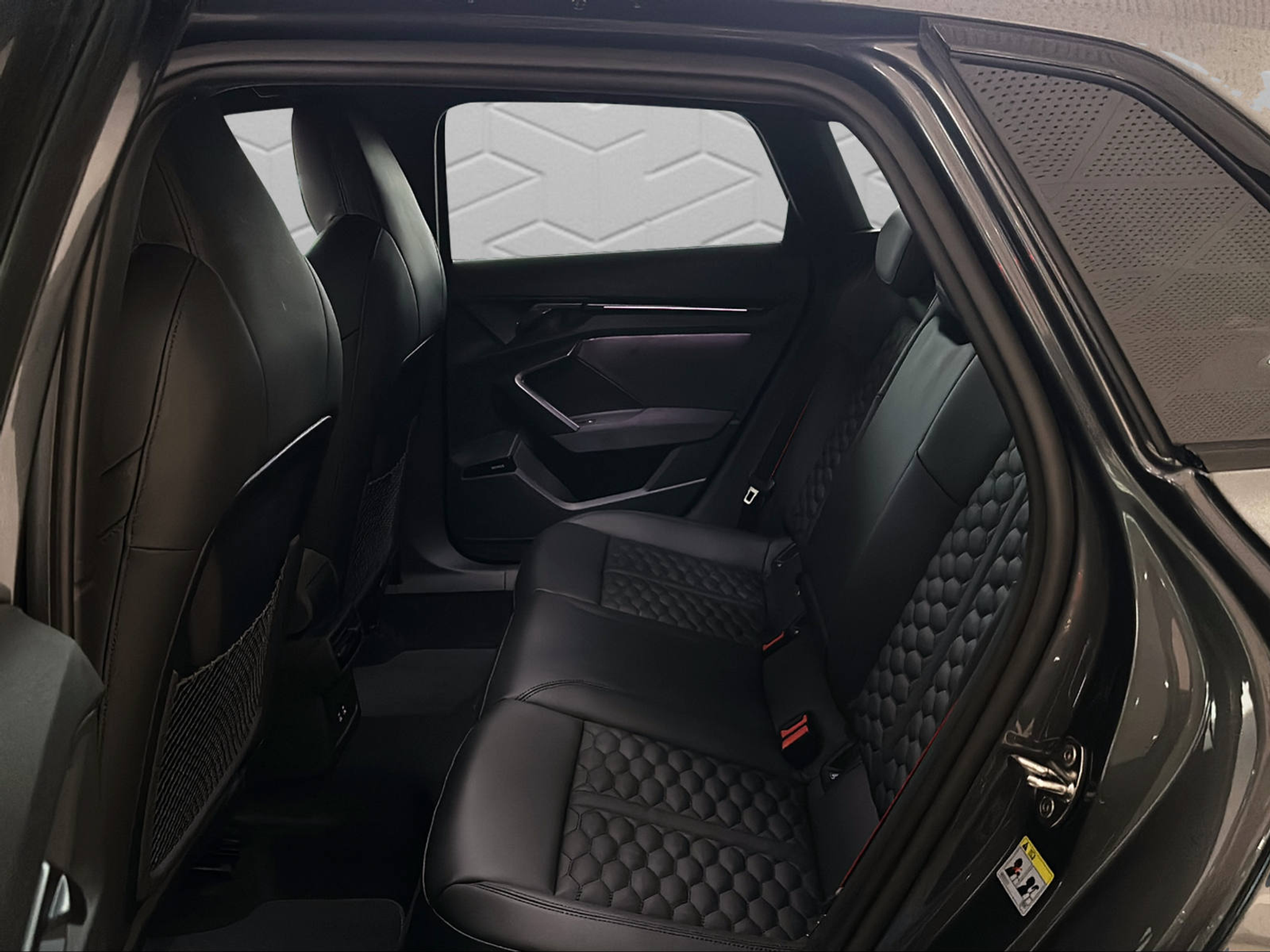 listing desktop thumbnail image 11