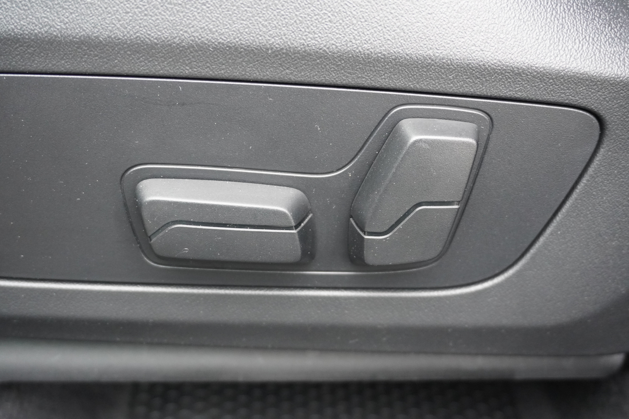 listing desktop thumbnail image 16