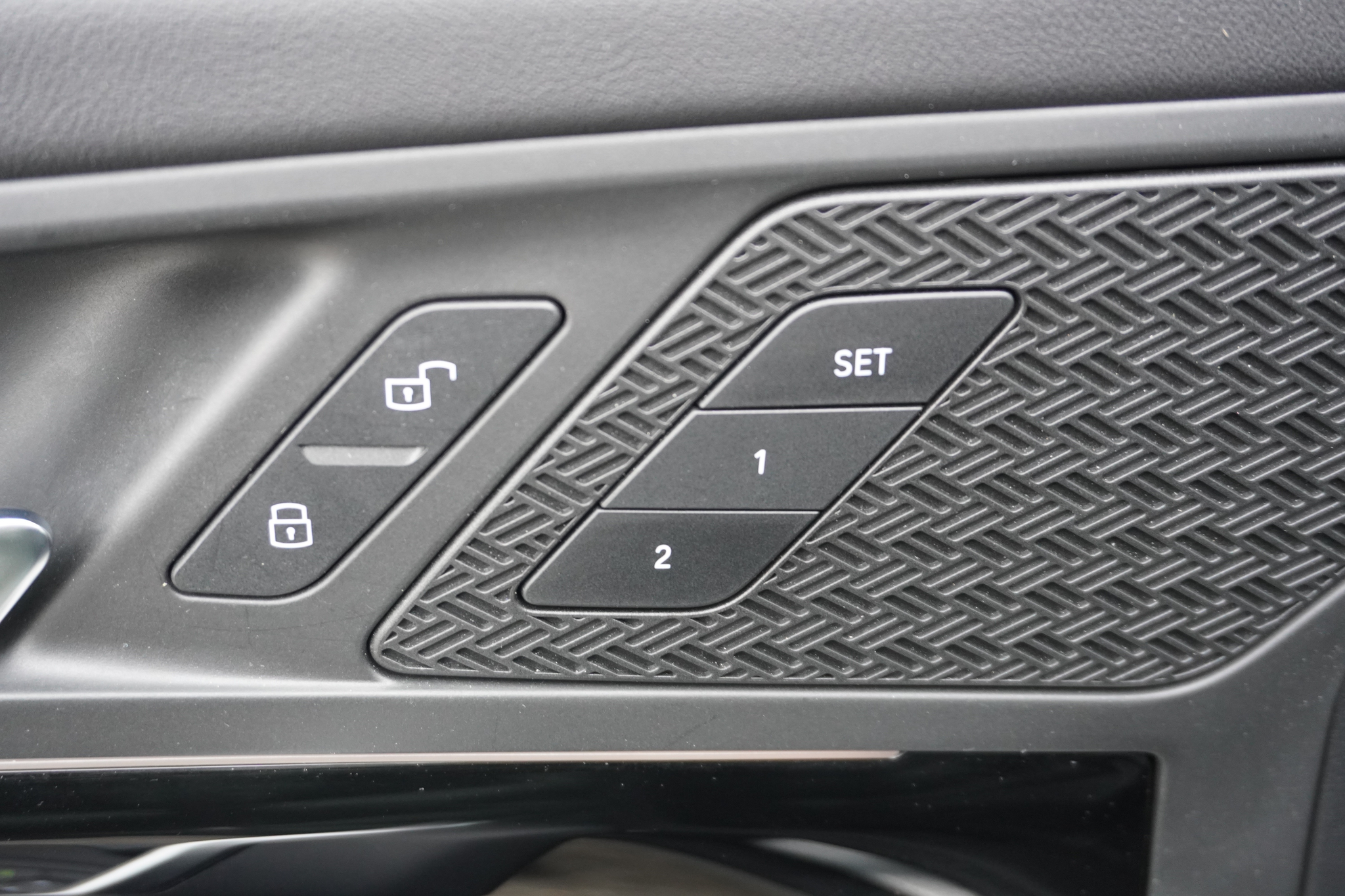 listing desktop thumbnail image 15