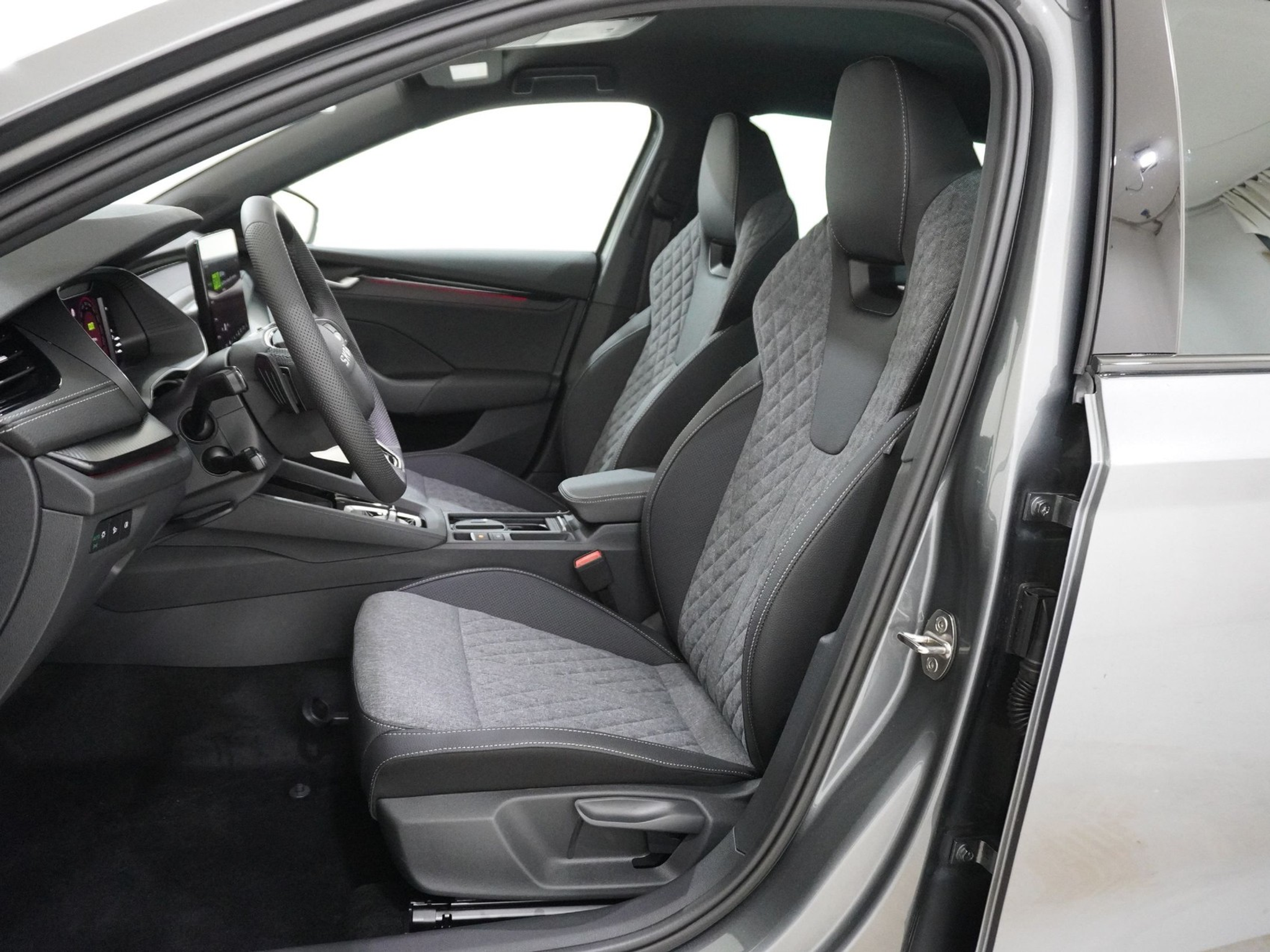 listing desktop thumbnail image 12