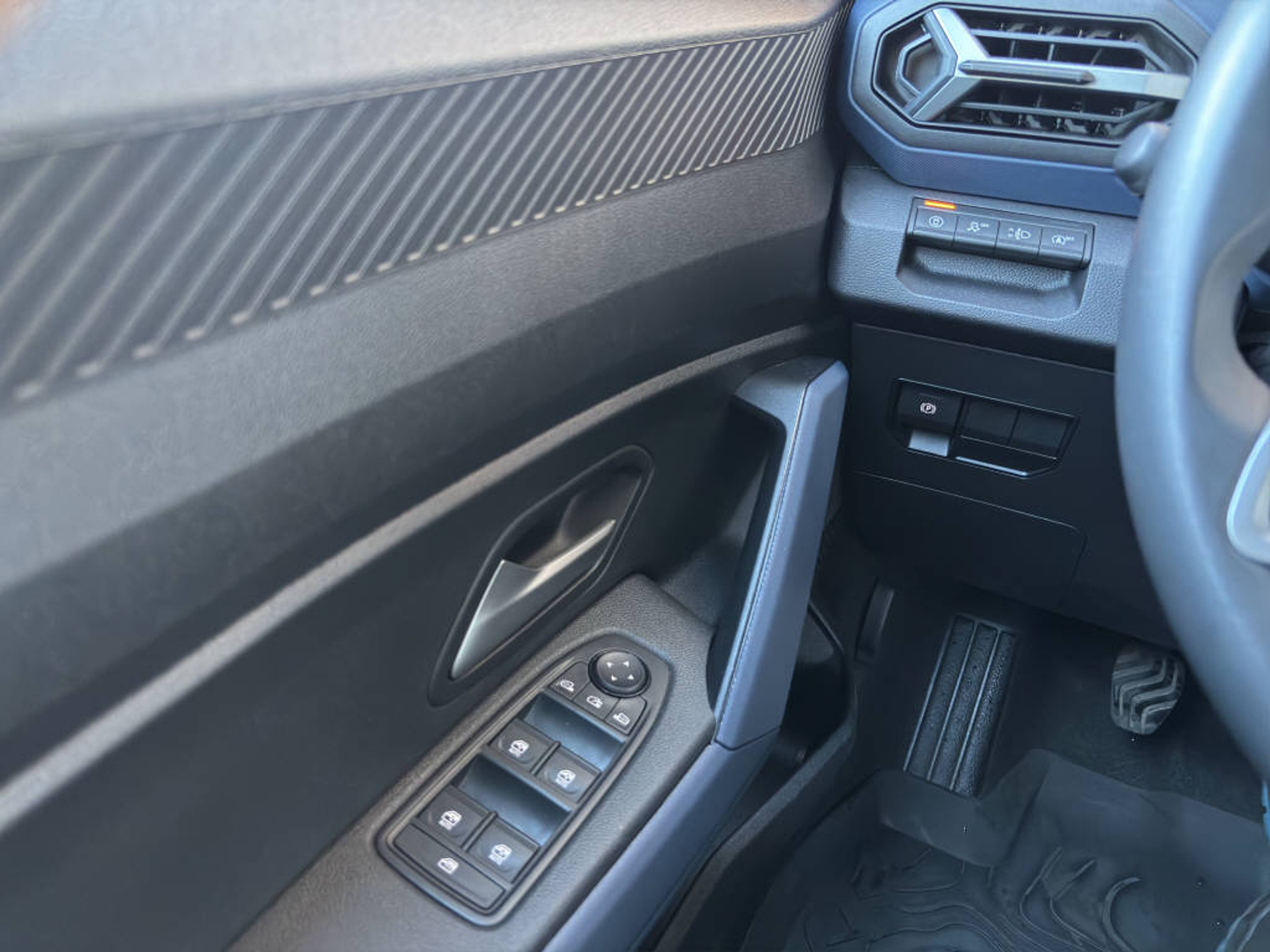 listing desktop thumbnail image 13