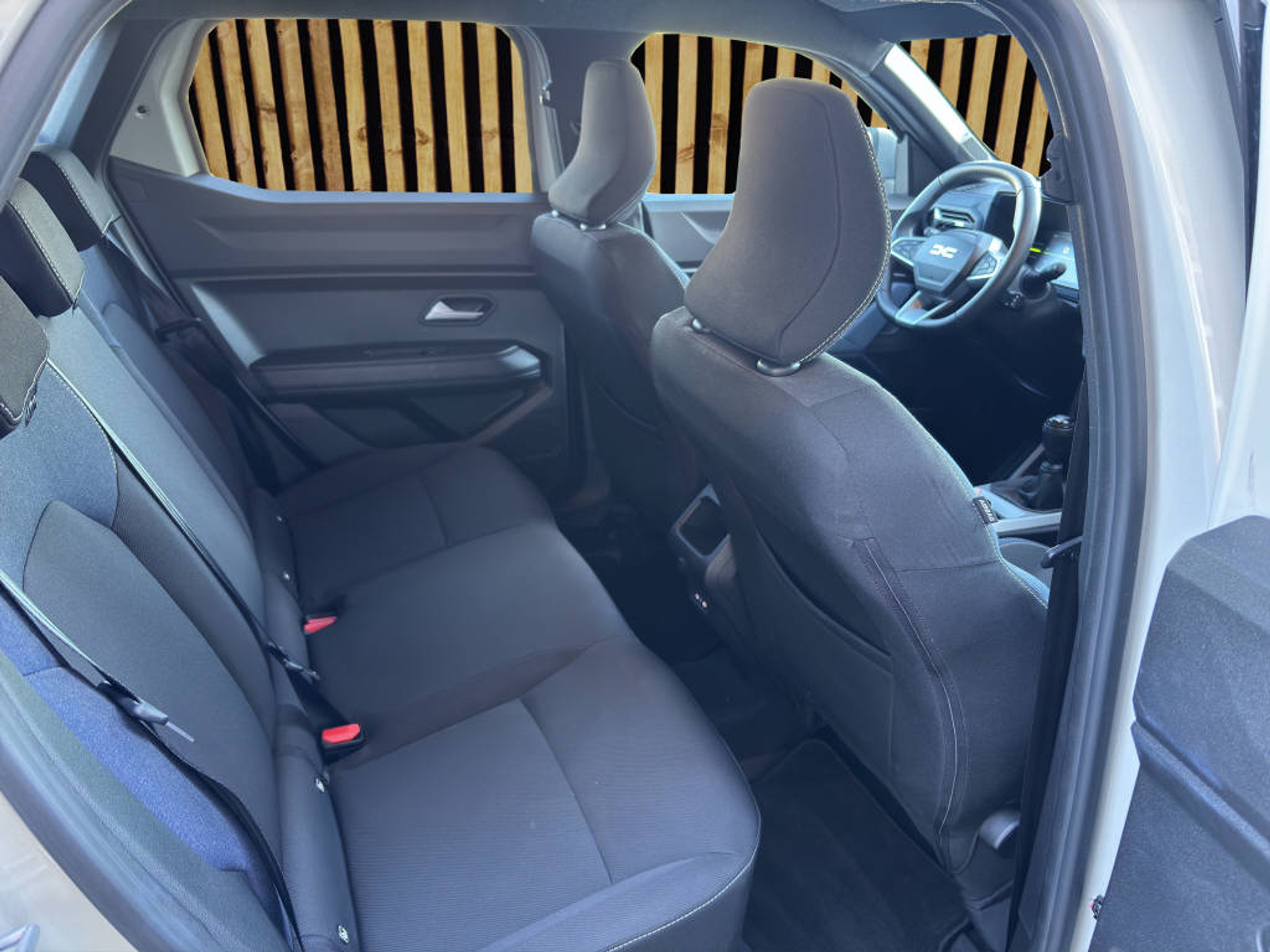 listing desktop thumbnail image 5