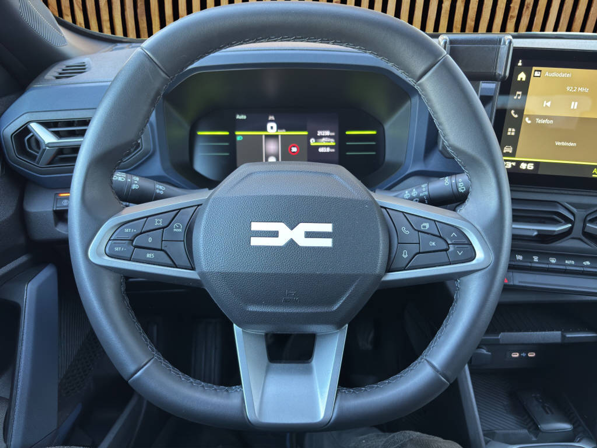 listing desktop thumbnail image 8