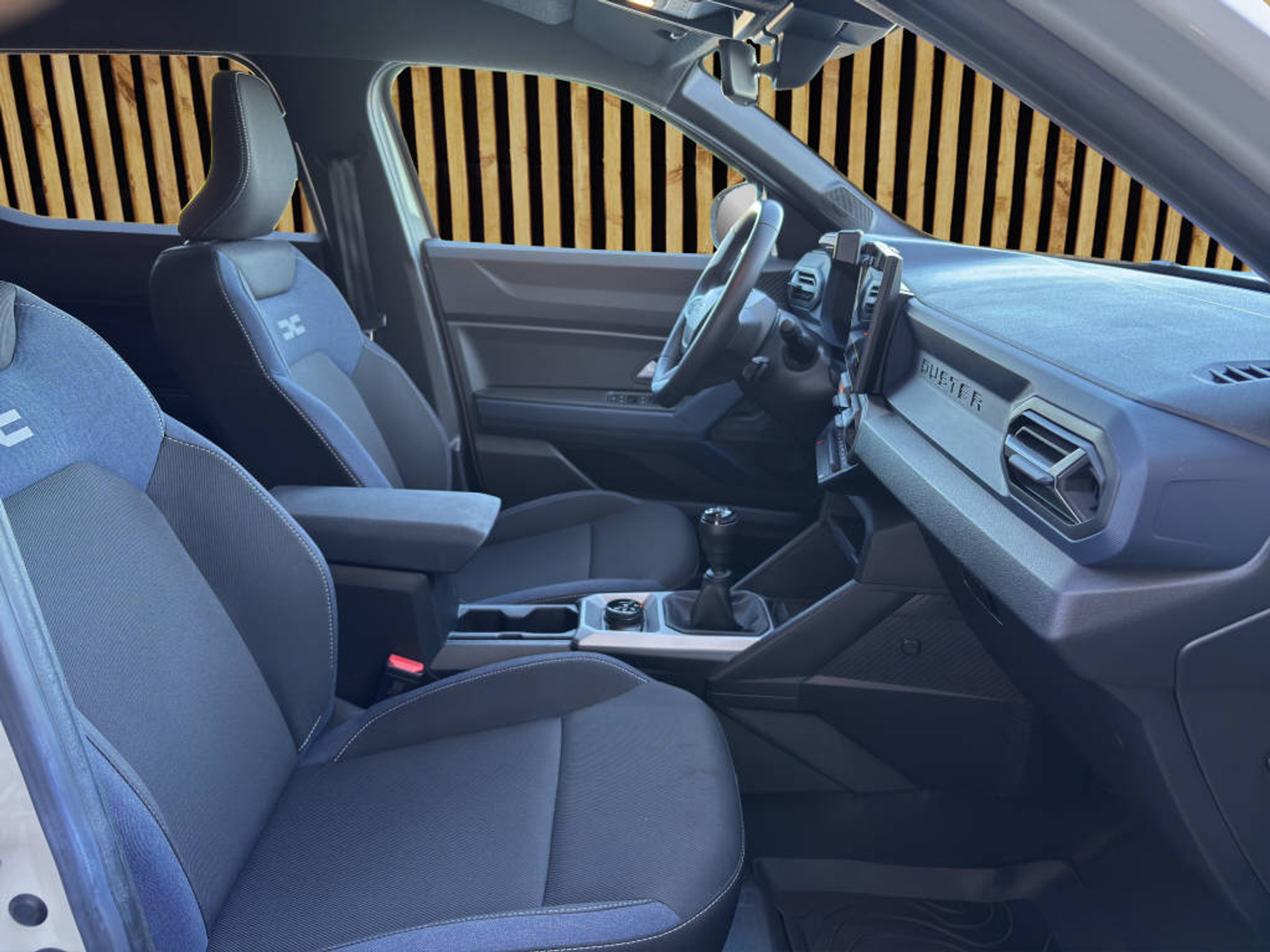 listing desktop thumbnail image 4