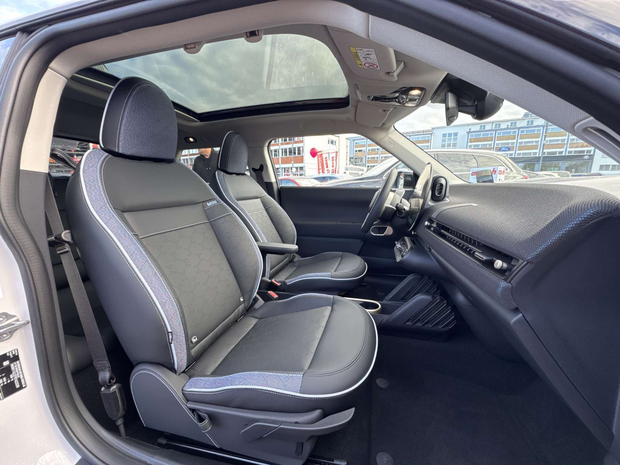 listing desktop thumbnail image 11