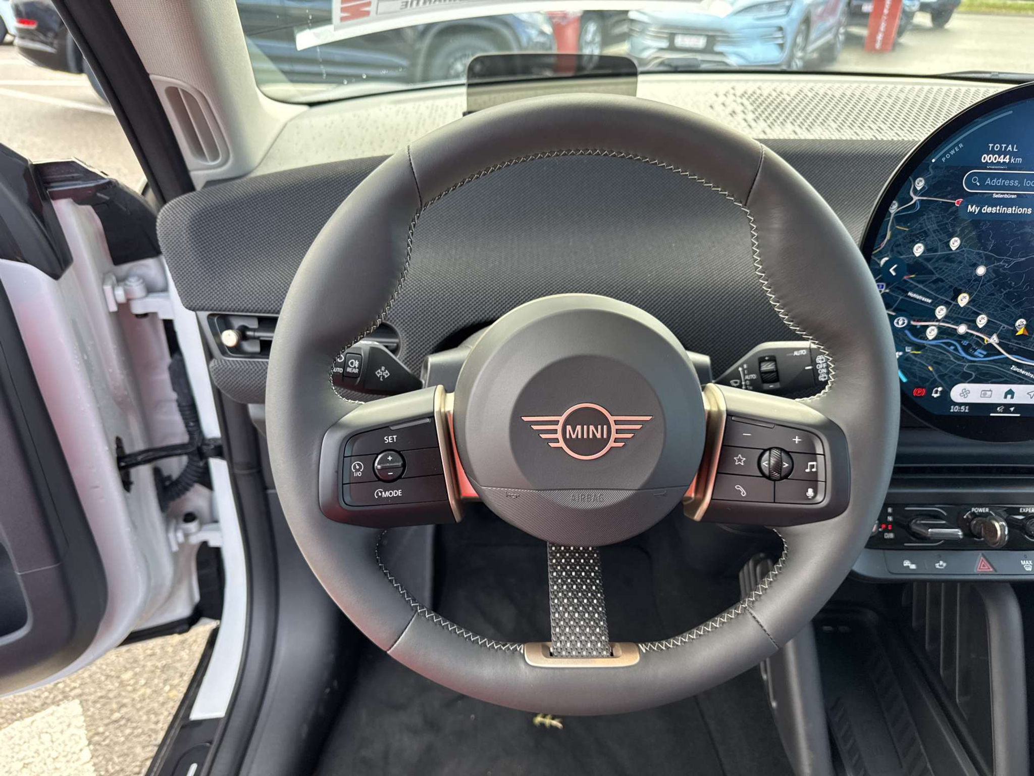 listing desktop thumbnail image 14