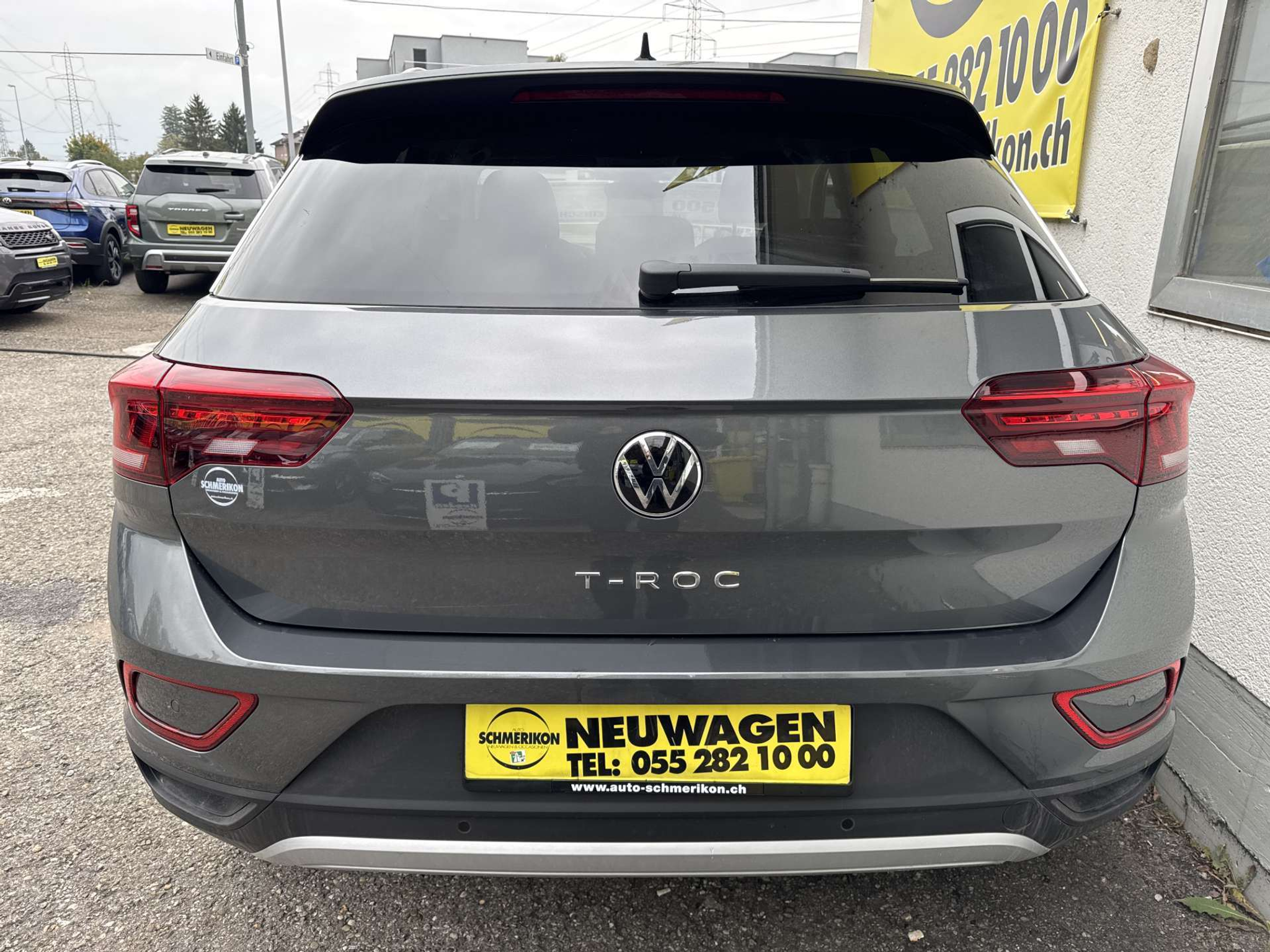 listing desktop thumbnail image 3