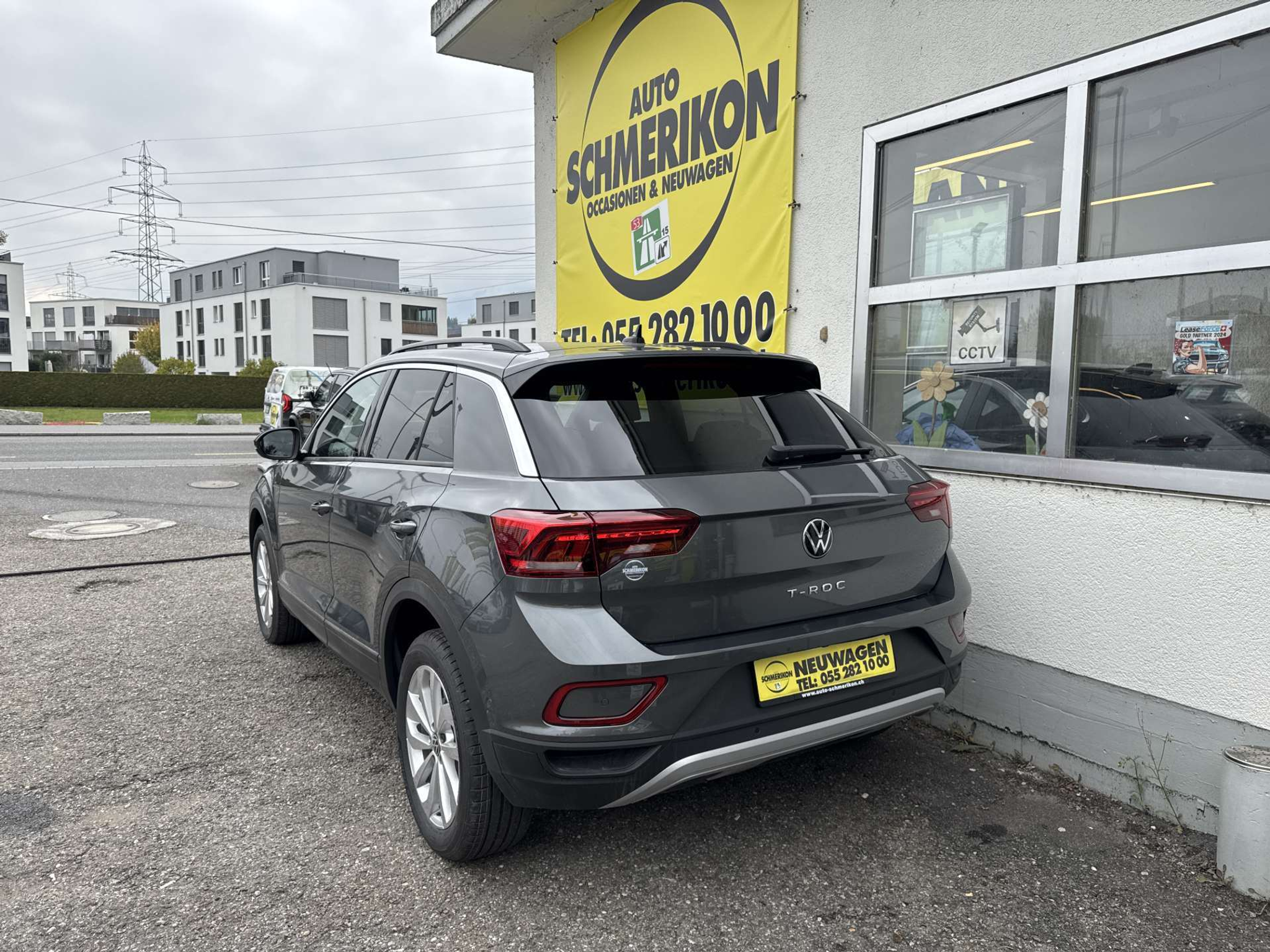 listing desktop thumbnail image 2