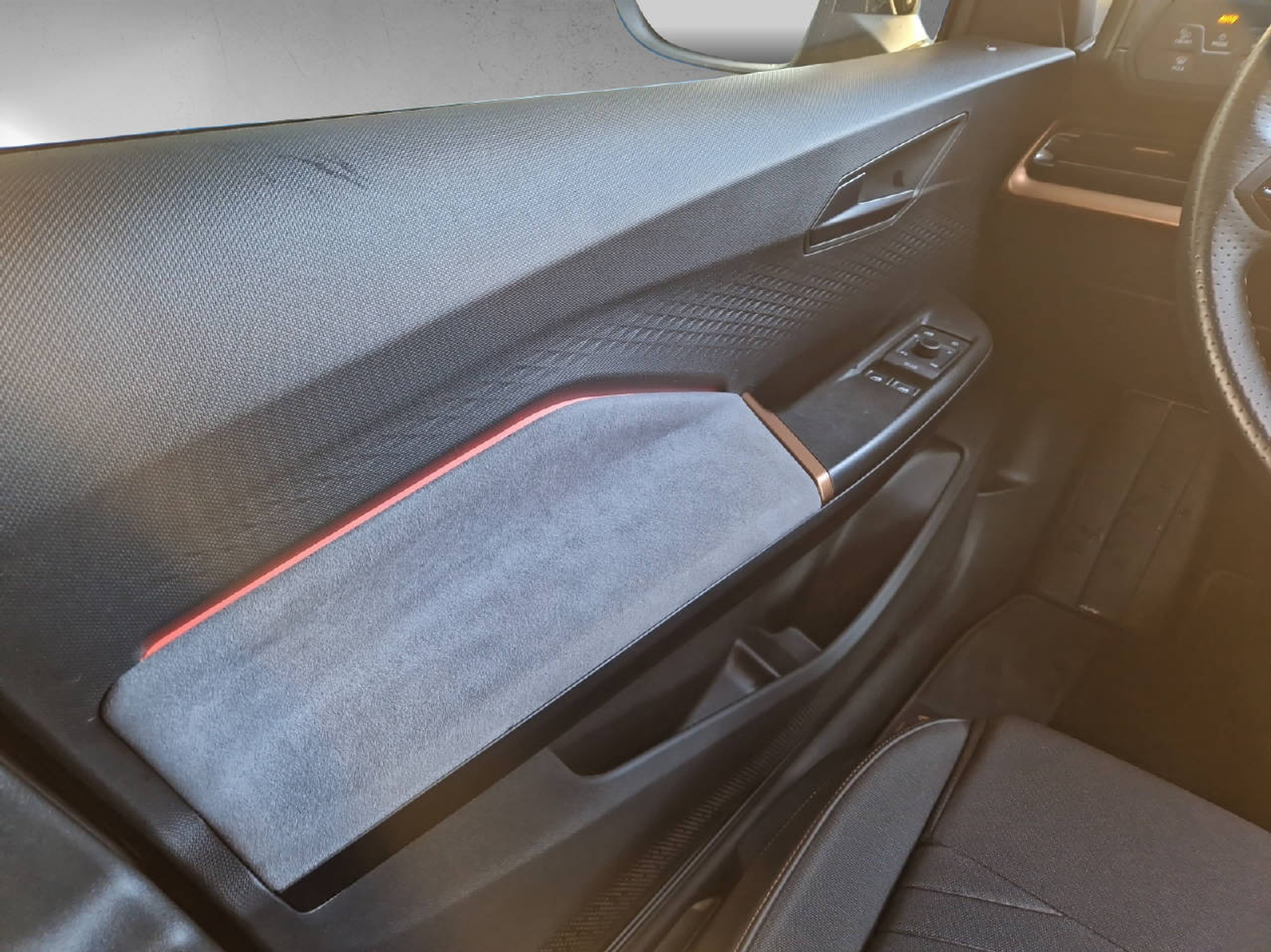 listing desktop thumbnail image 8