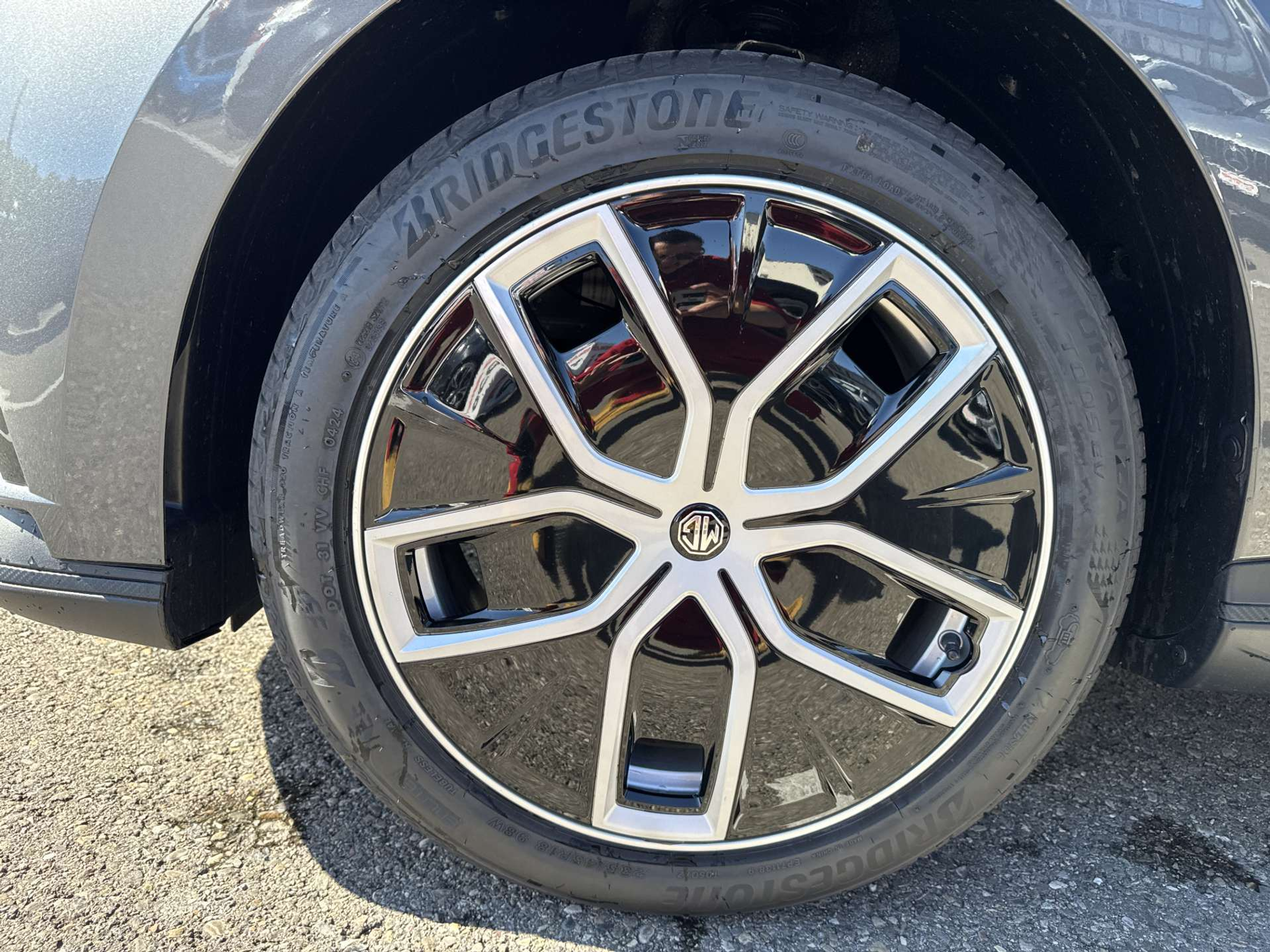 listing desktop thumbnail image 8