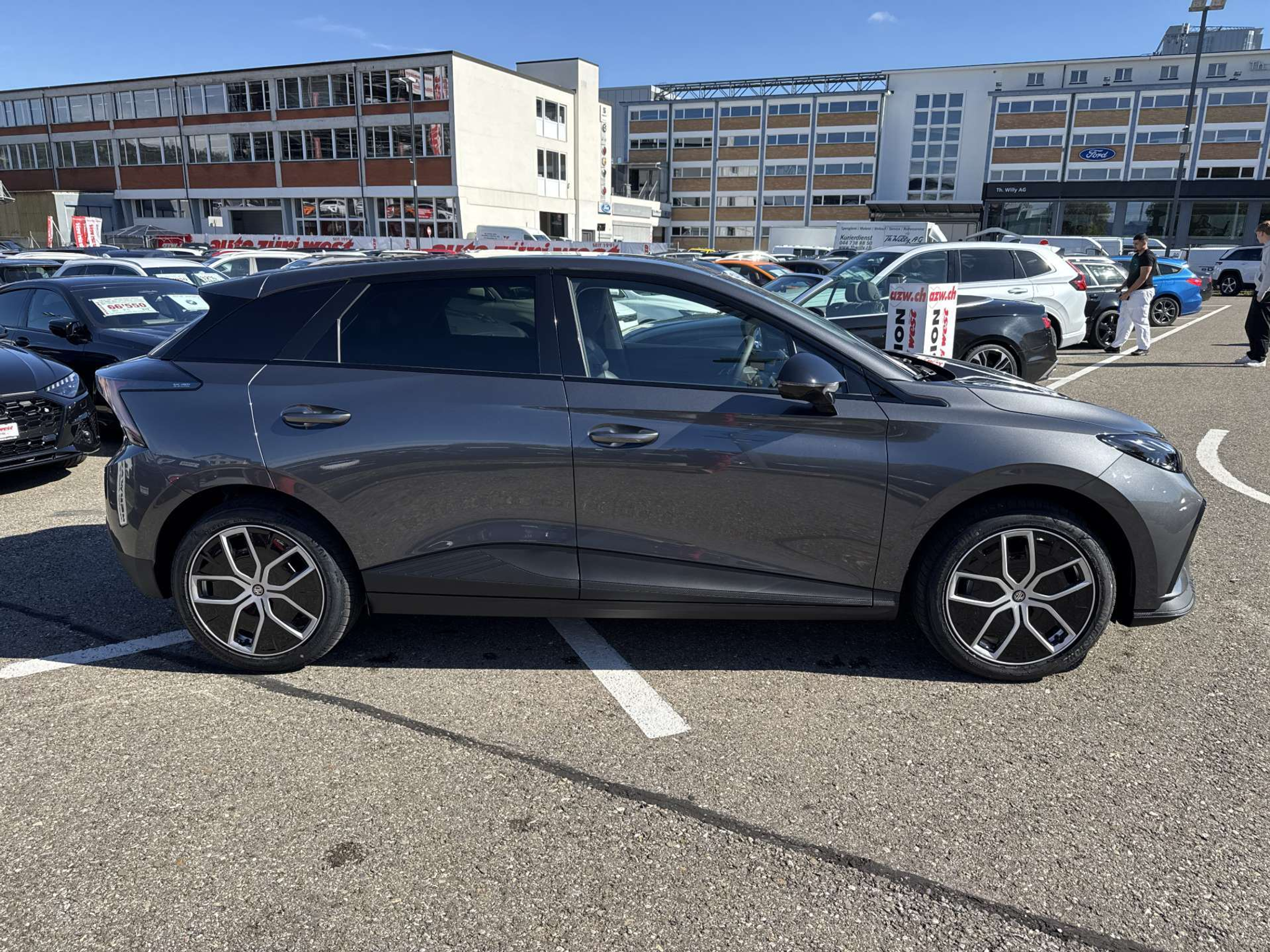 listing desktop thumbnail image 10