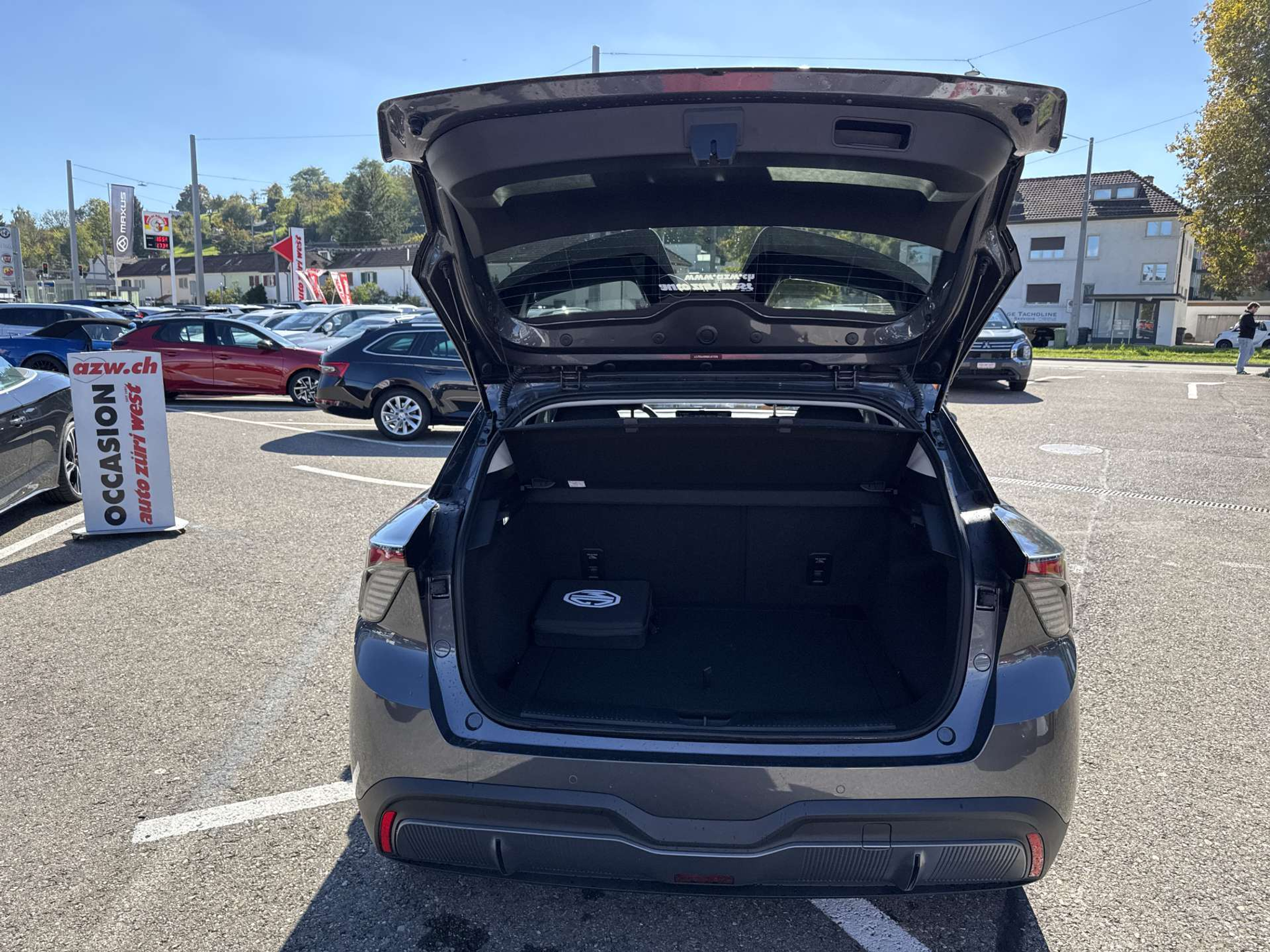 listing desktop thumbnail image 7