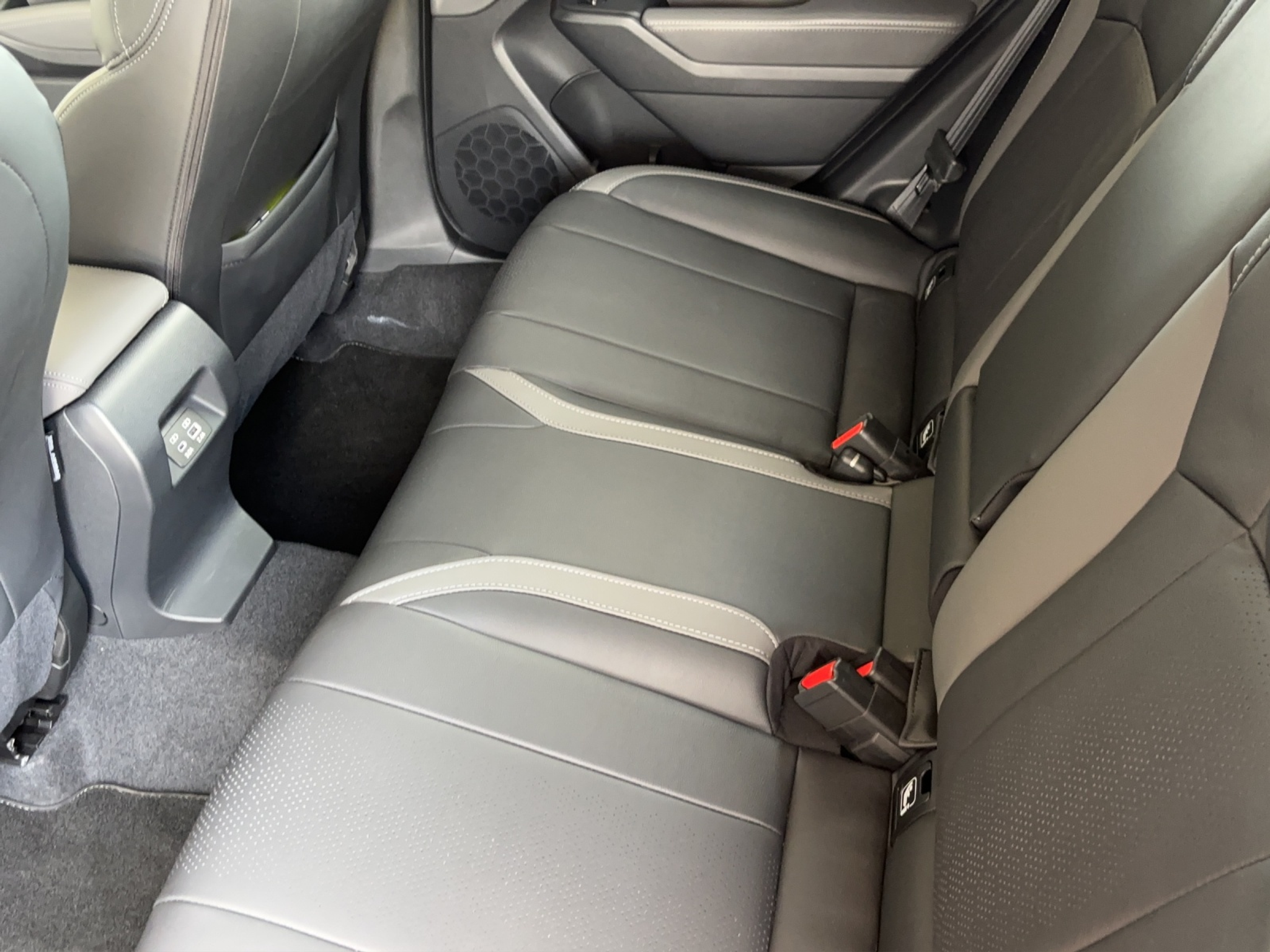 listing desktop thumbnail image 13