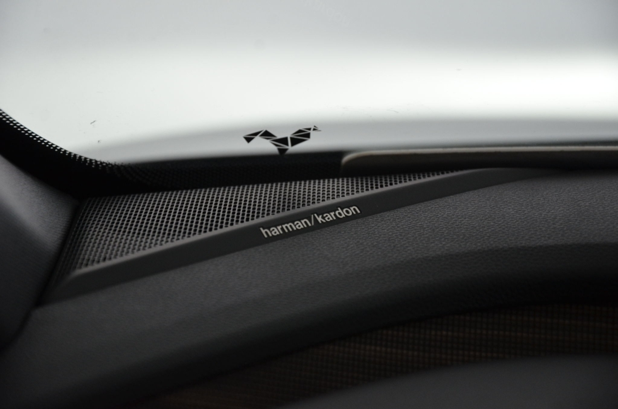 listing desktop thumbnail image 29