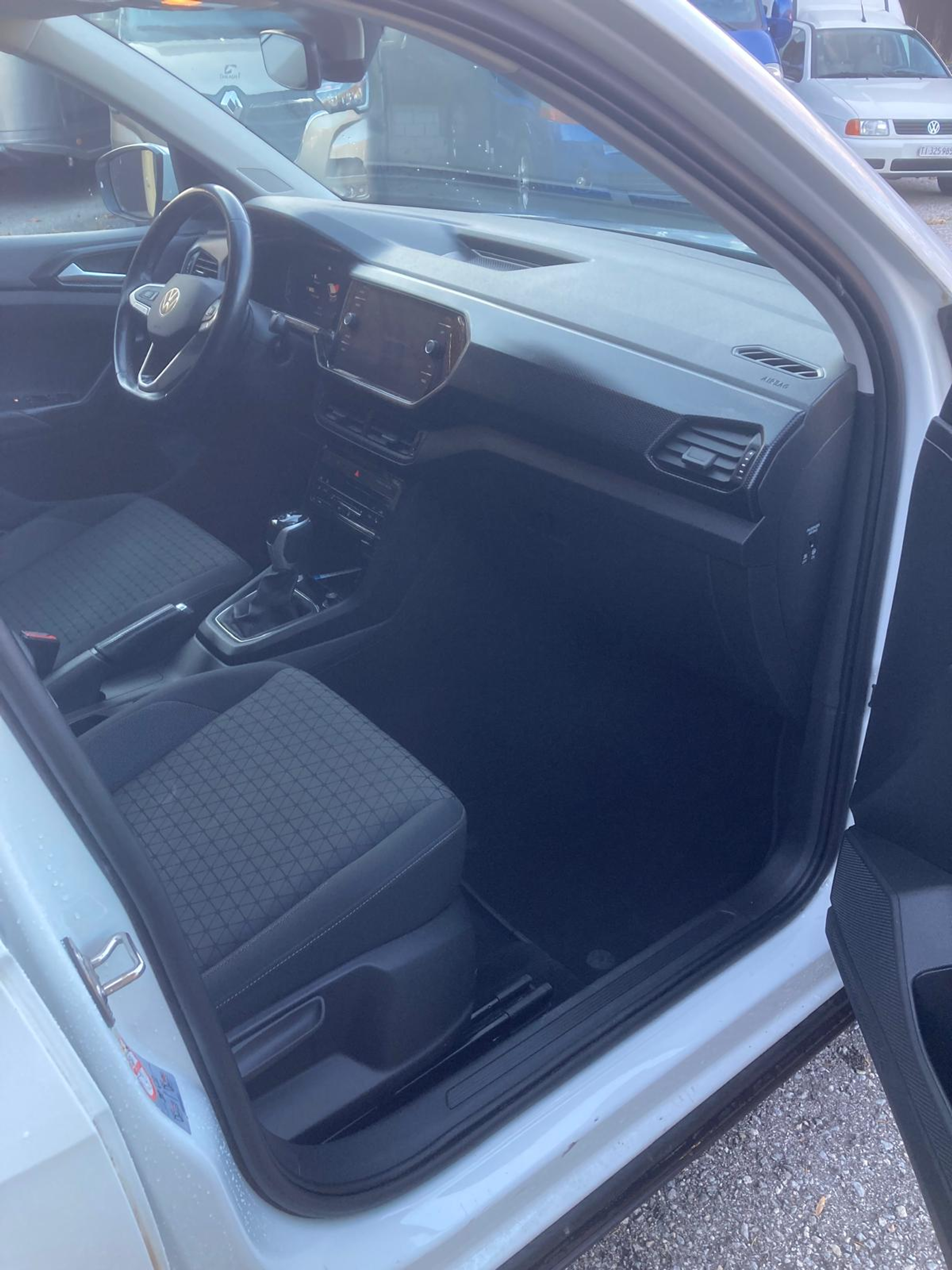 listing desktop thumbnail image 9