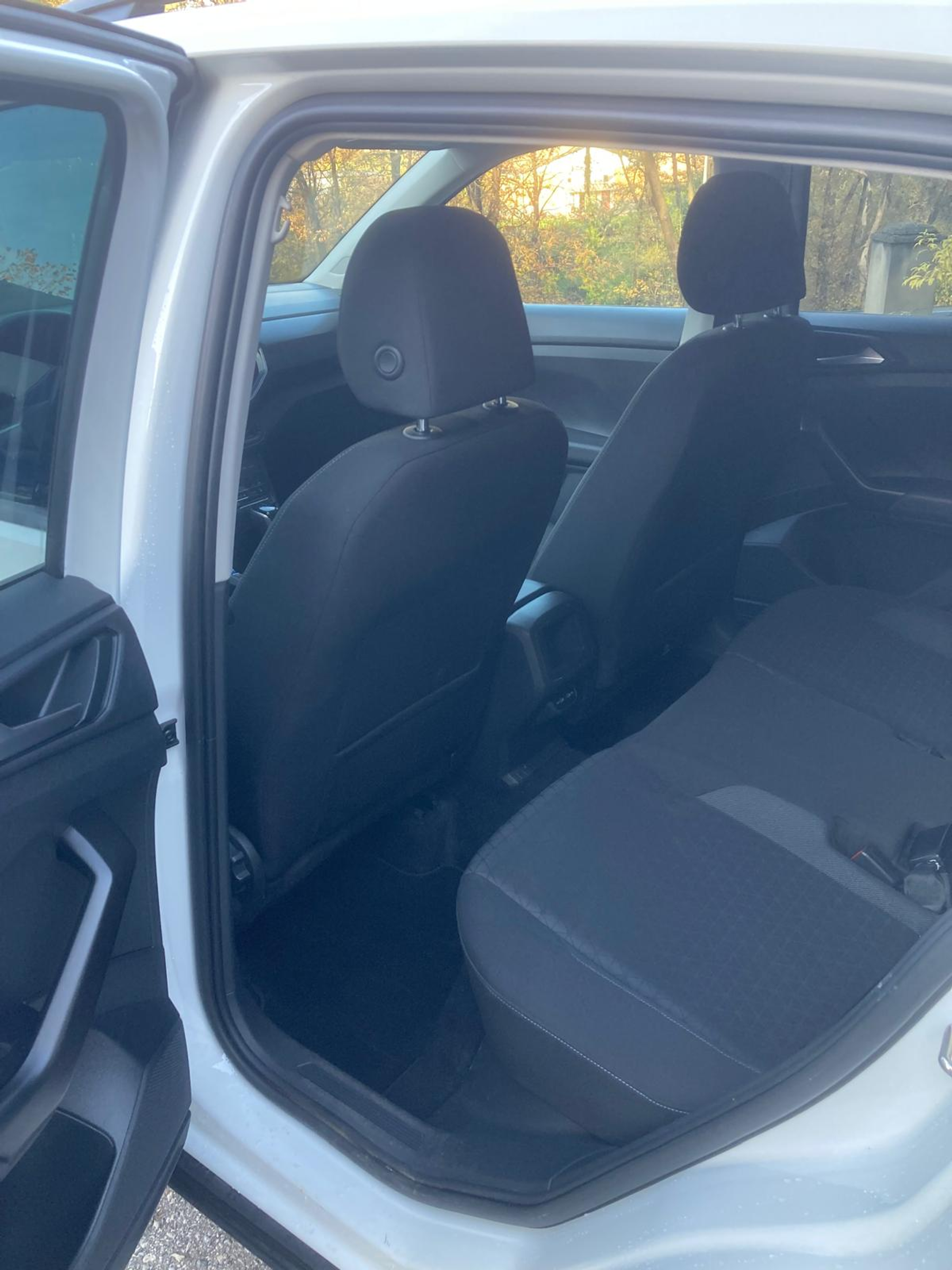 listing desktop thumbnail image 11