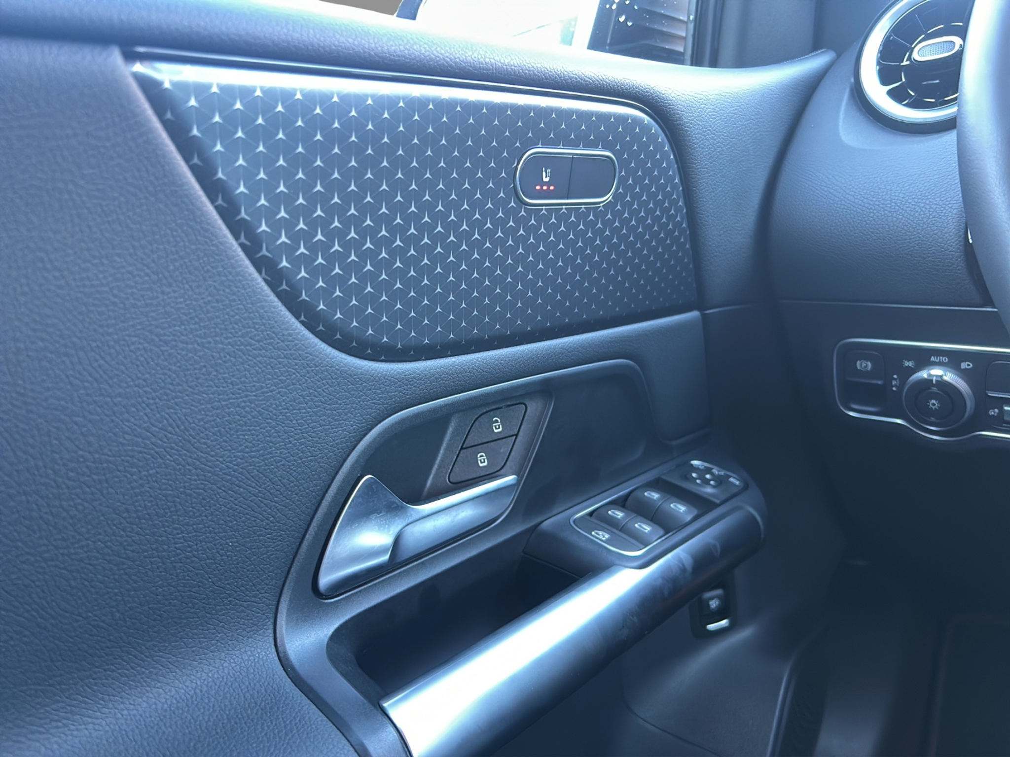 listing desktop thumbnail image 15