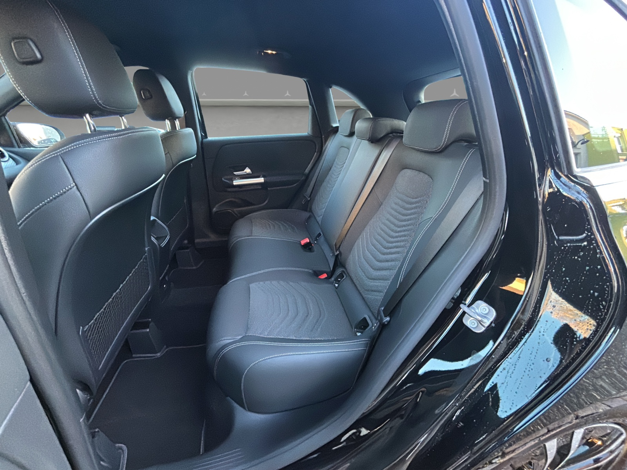 listing desktop thumbnail image 10